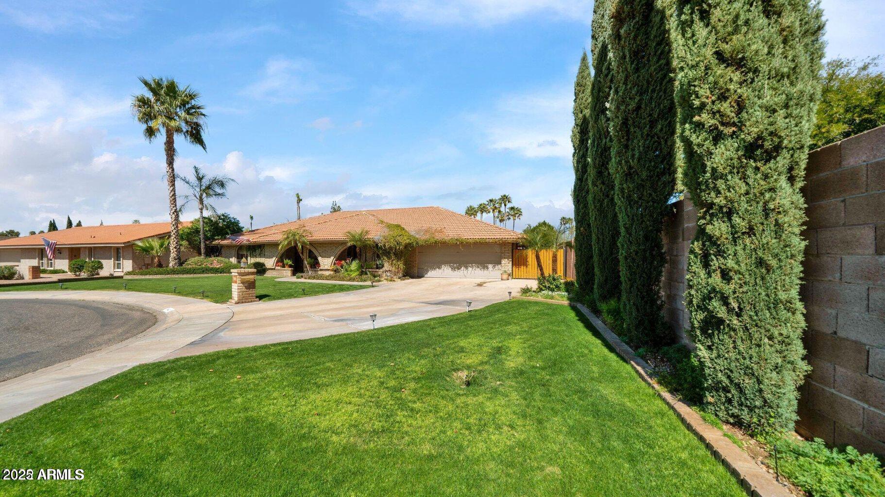 426 E Carol Ann Way