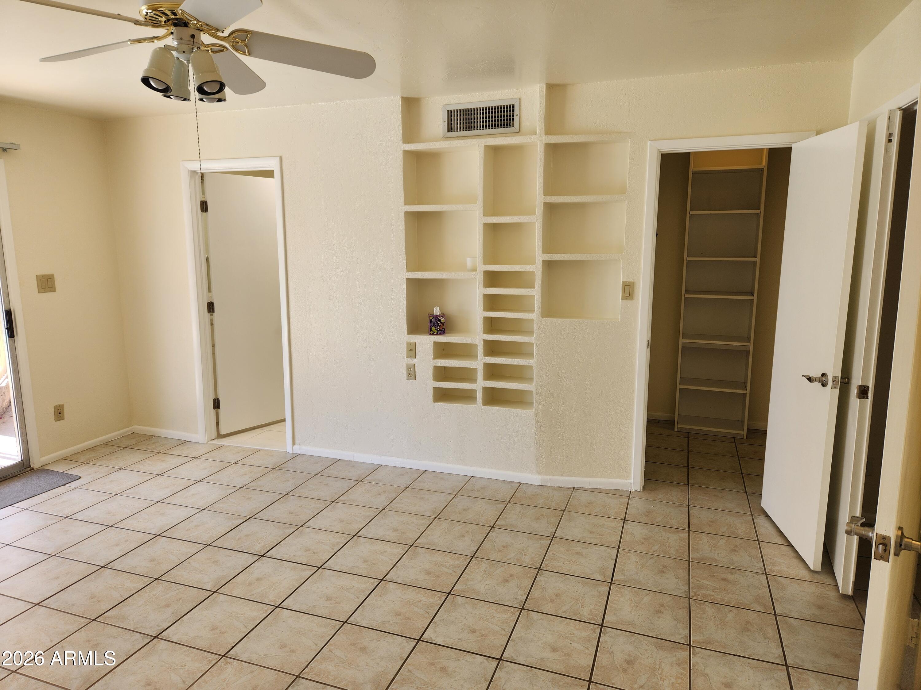 6909 E KATHLEEN Road