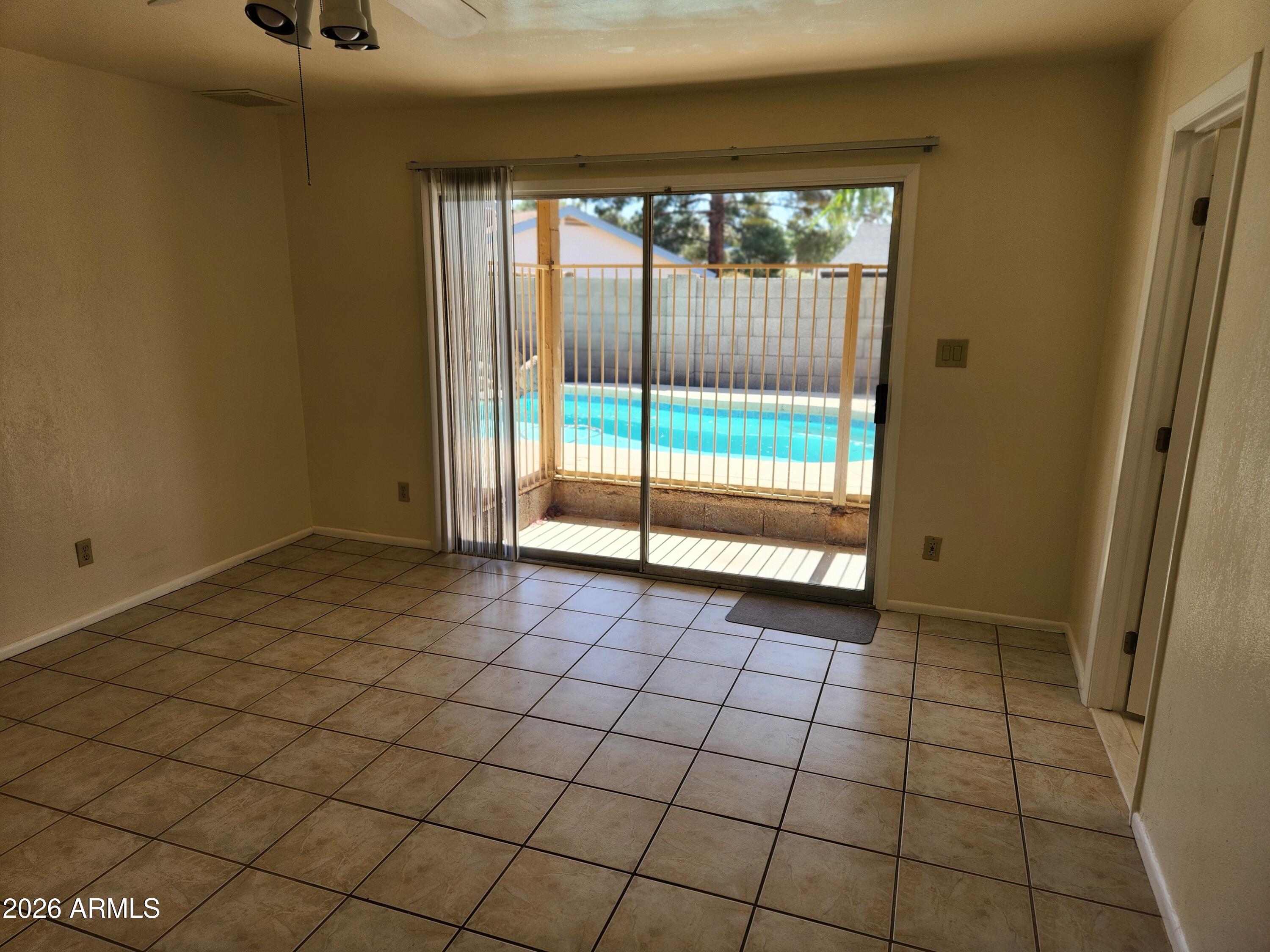 6909 E KATHLEEN Road