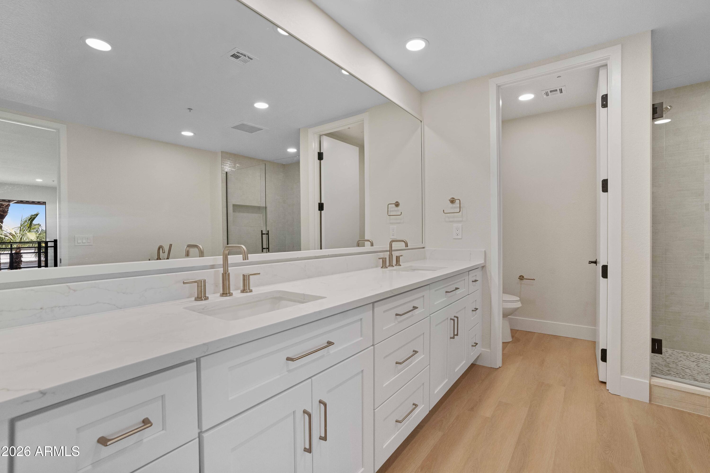 7126 E OSBORN Road 2014