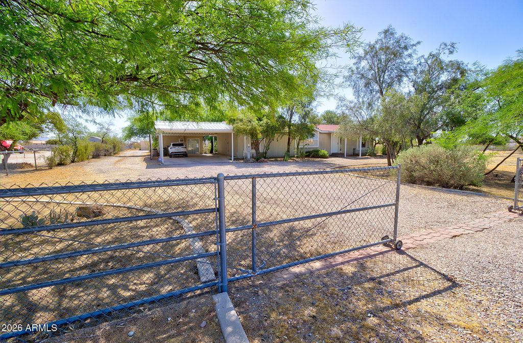 Photo of 9851 N Penworth Drive, Casa Grande, AZ 85122 (MLS # 7020271)