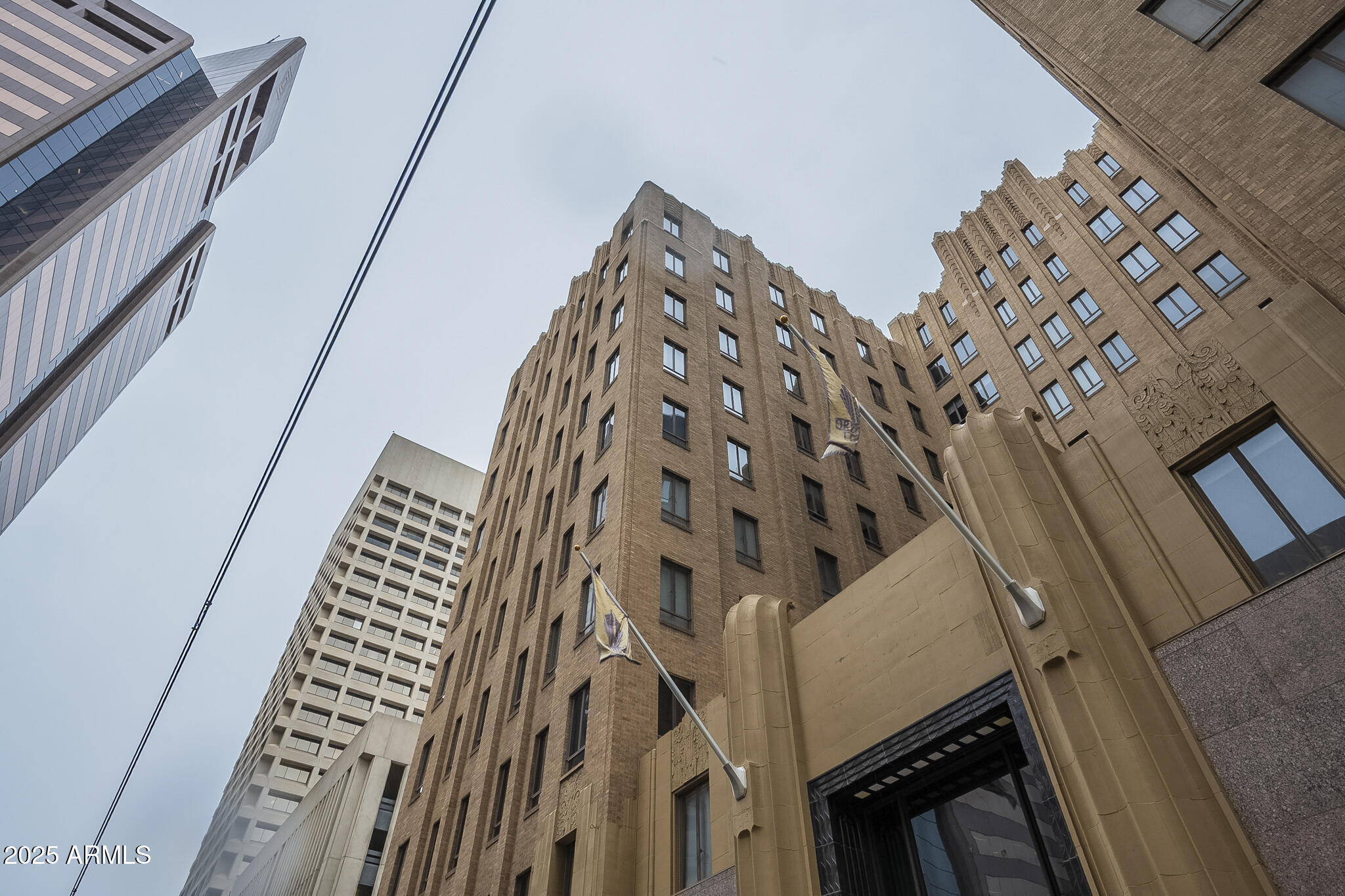 114 W ADAMS Street 1007