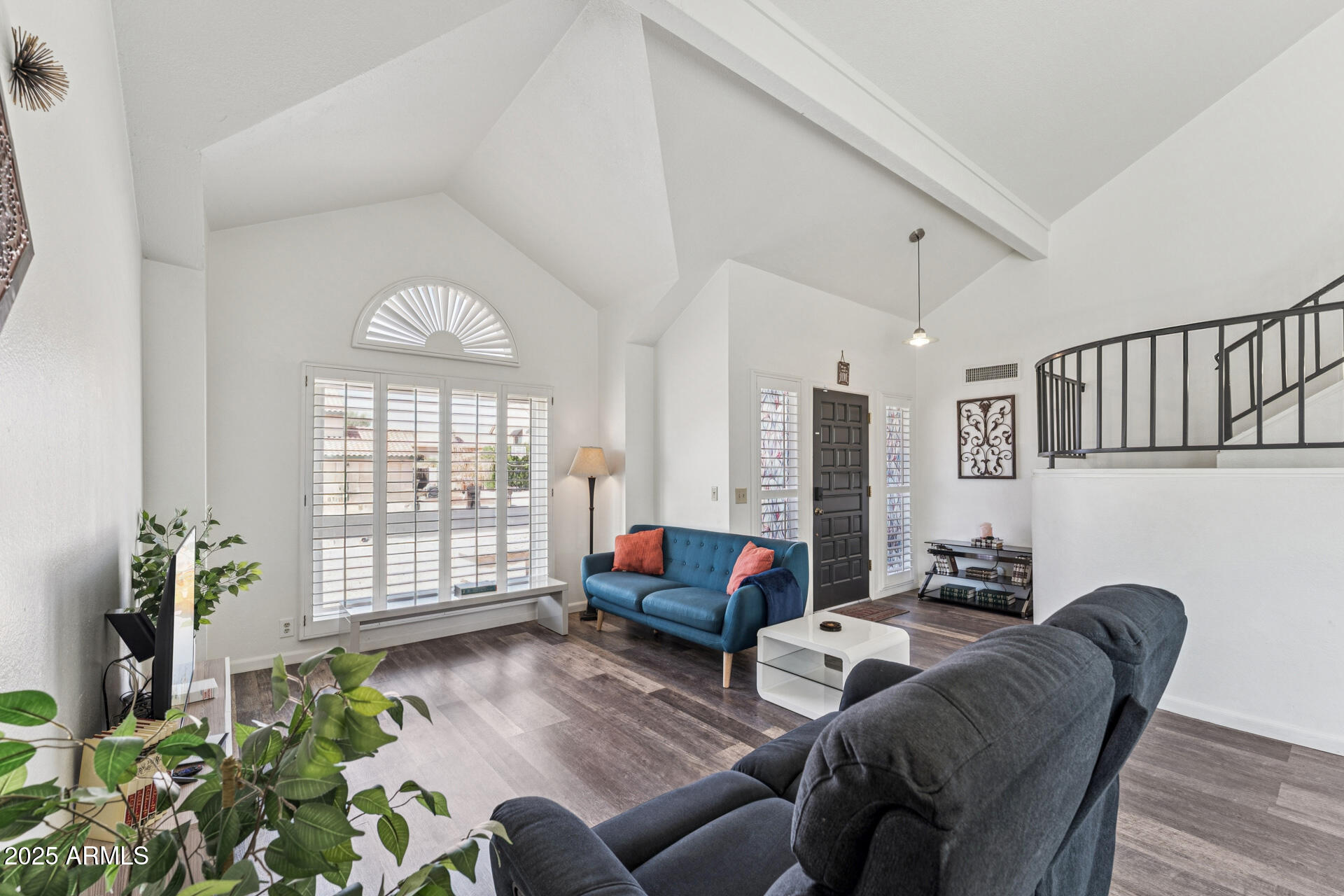 7233 W CORRINE Drive