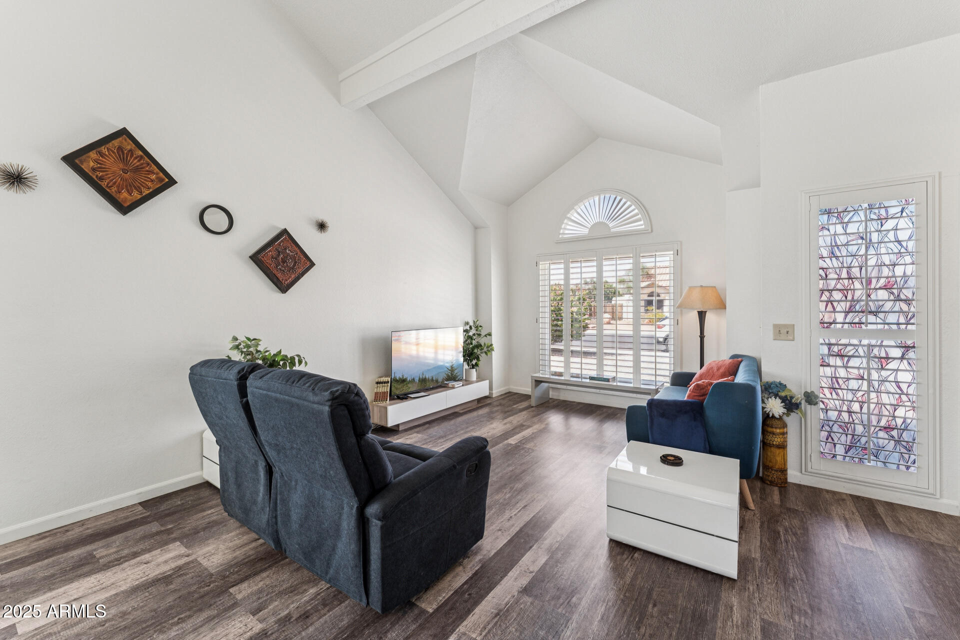 7233 W CORRINE Drive