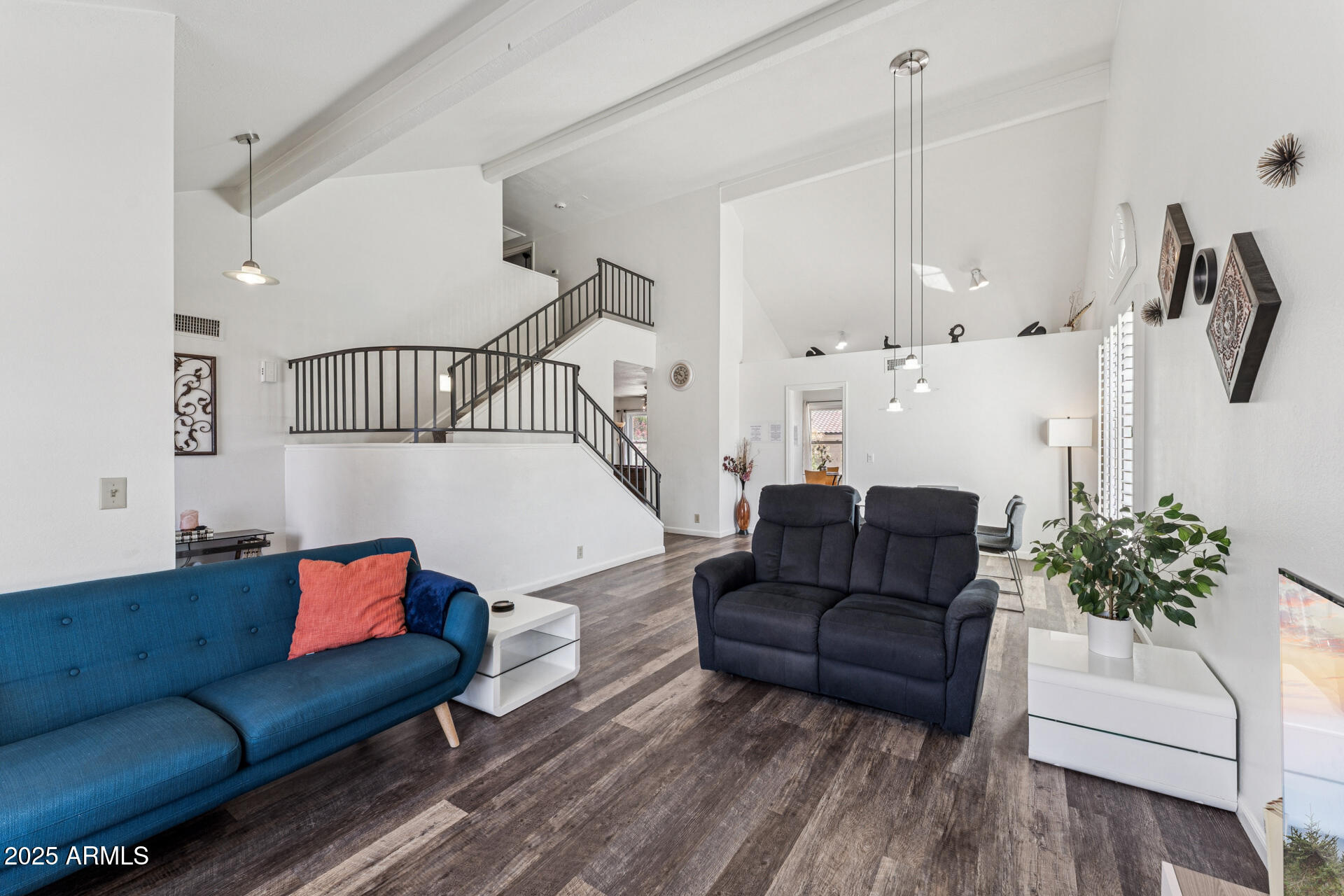 7233 W CORRINE Drive