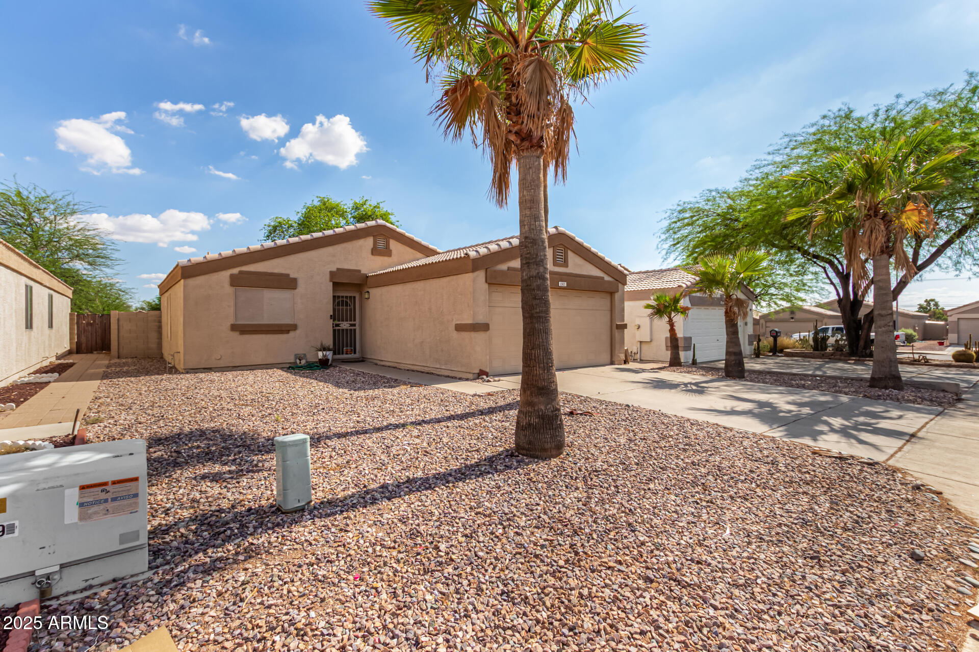 1507 W MESQUITE Avenue