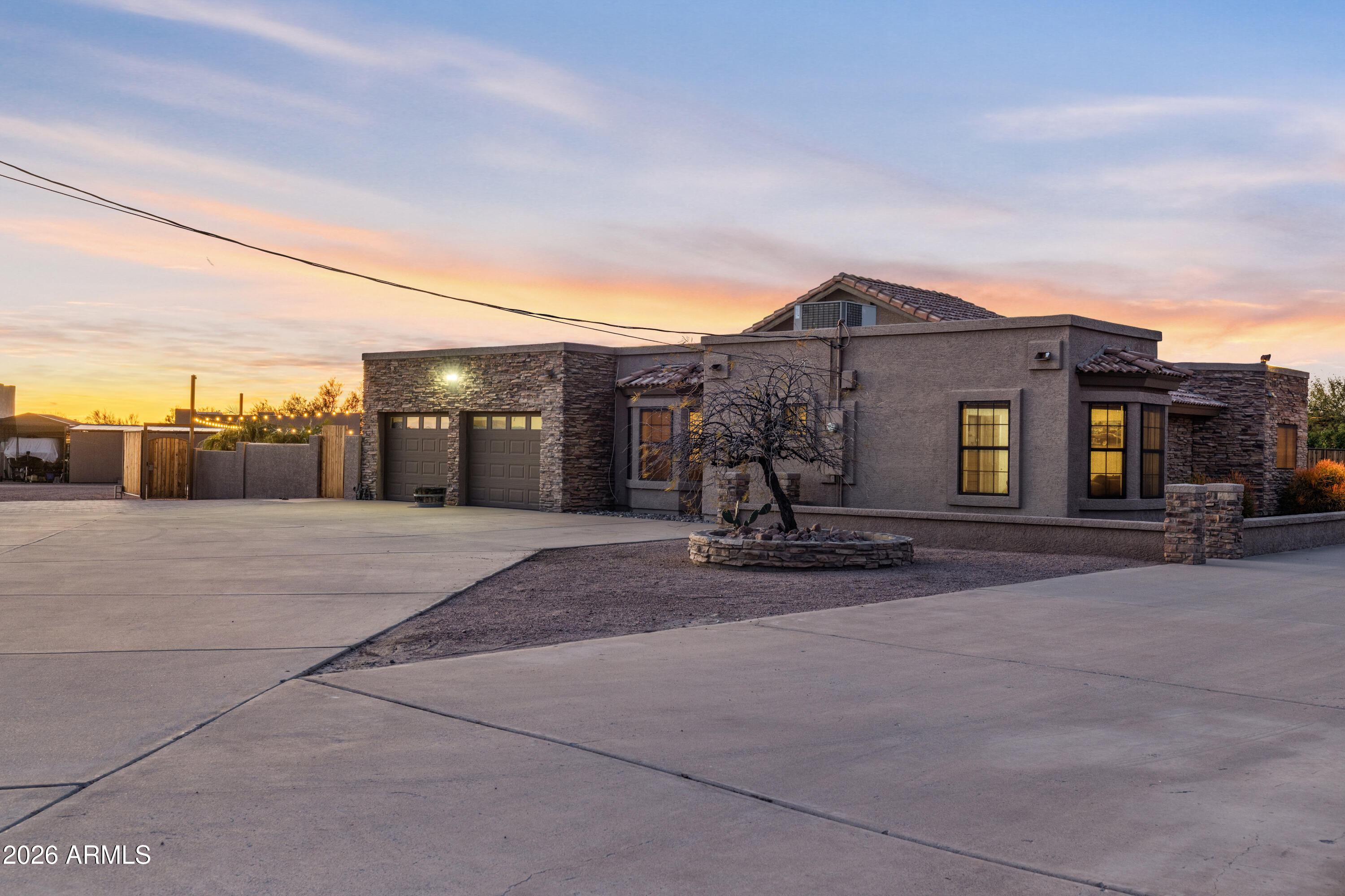 2272 S GERONIMO Road