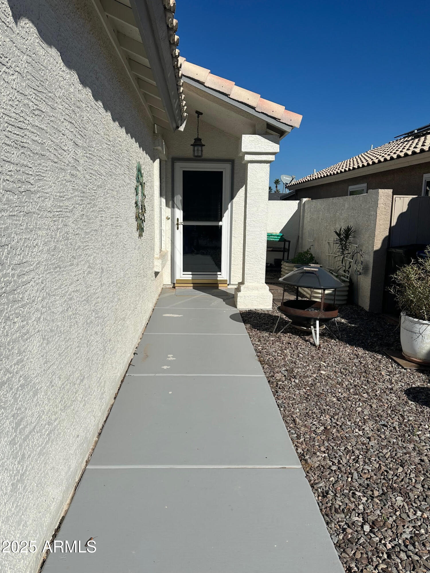 1416 E CHICAGO Circle