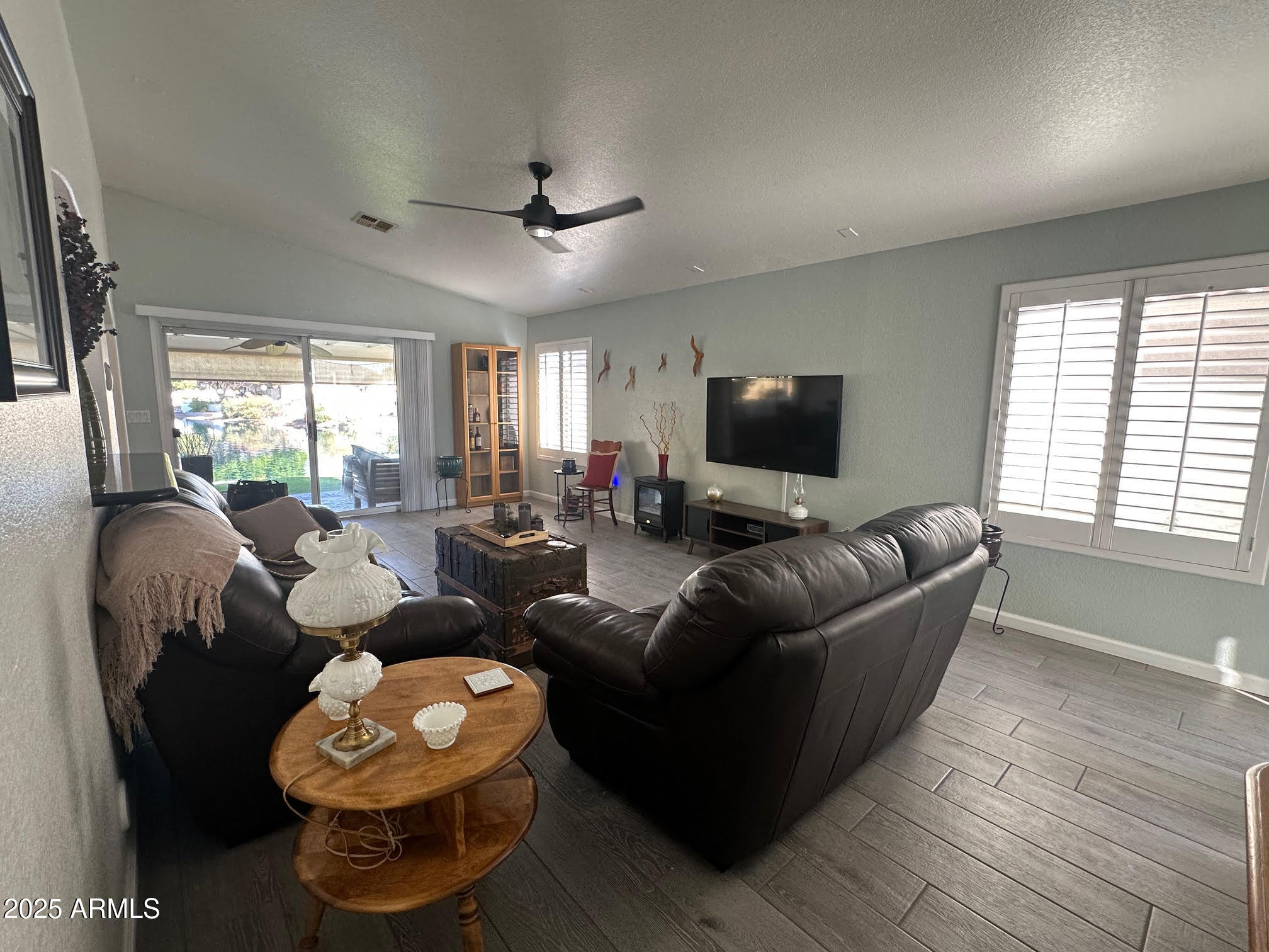 1416 E CHICAGO Circle