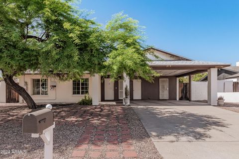 Single Family Residence in Phoenix AZ 3814 CROCUS Drive.jpg