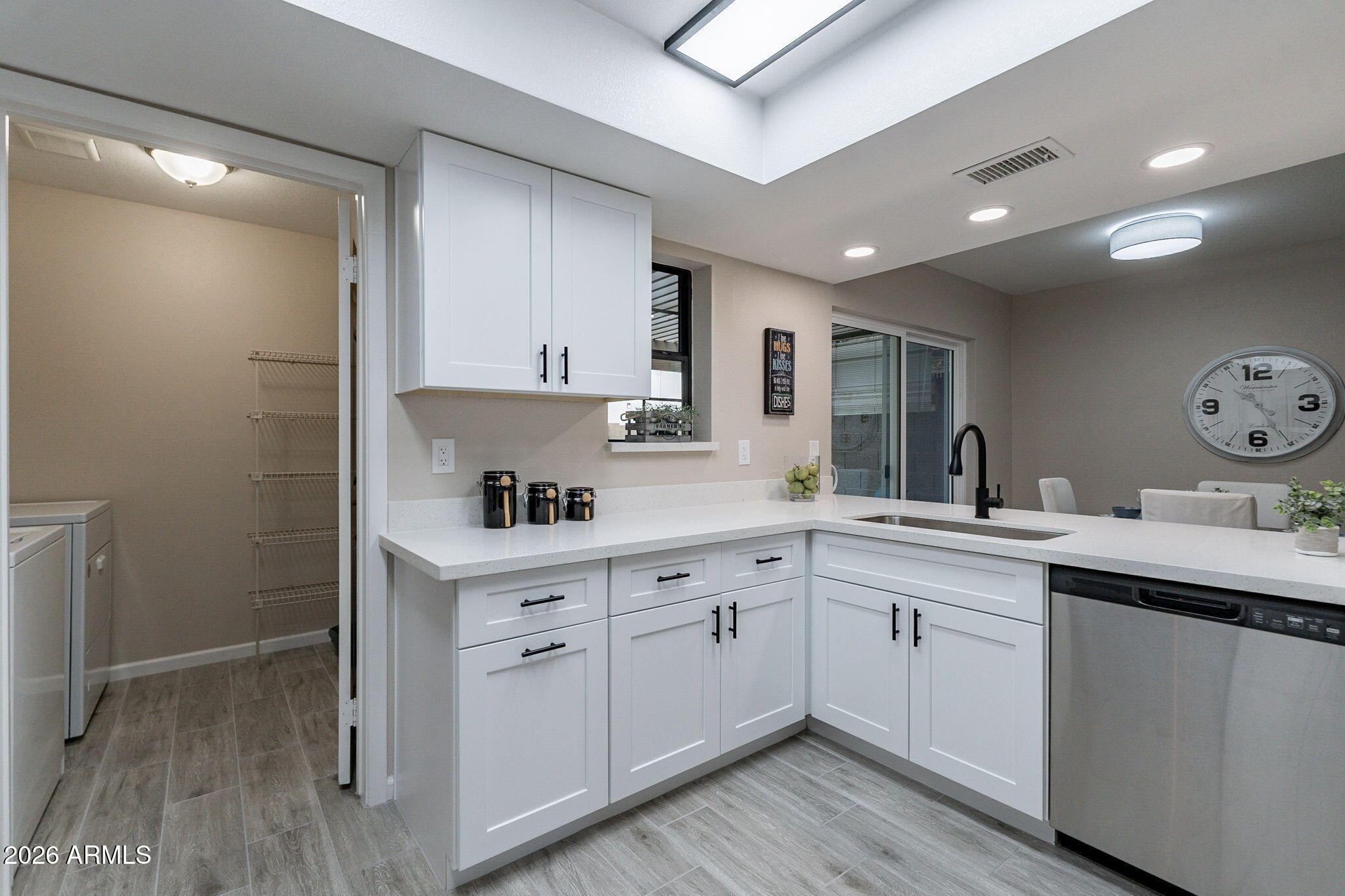 1438 W La Jolla Drive