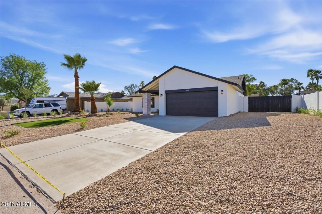 Photo of 15652 N 52nd Street, Scottsdale, AZ 85254 (MLS # 7000925)