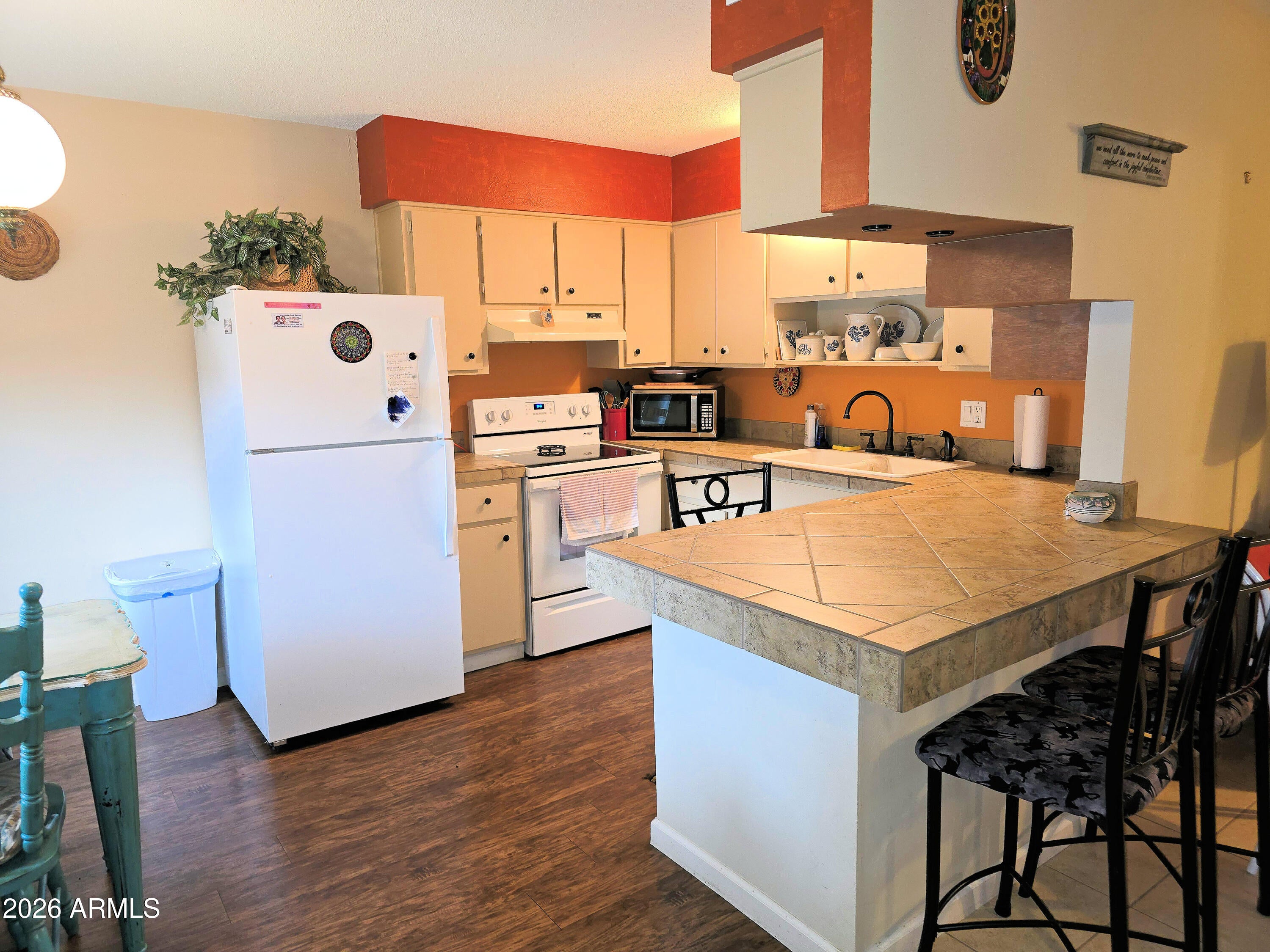 90 W YAVAPAI Street W 16