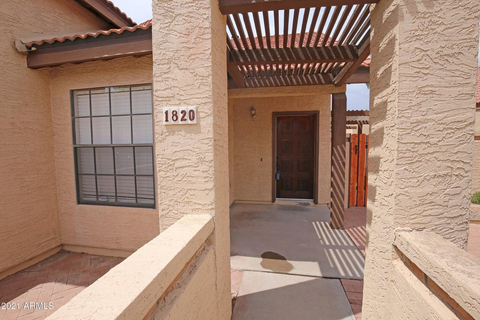 1820 E Secretariat Drive