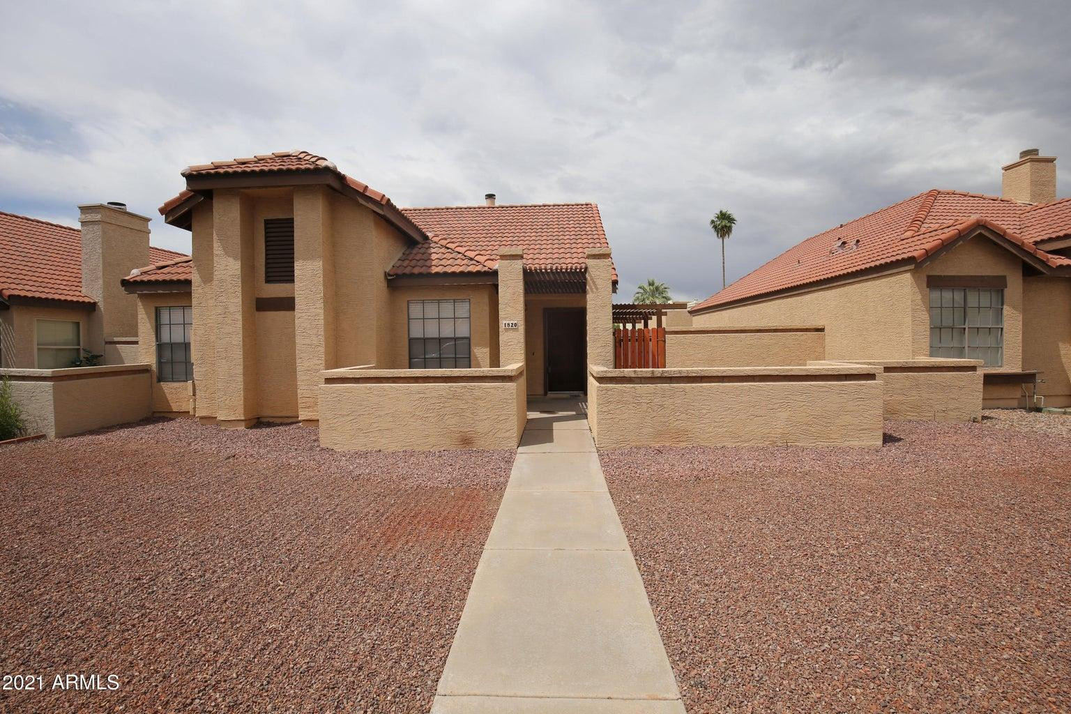 1820 E Secretariat Drive