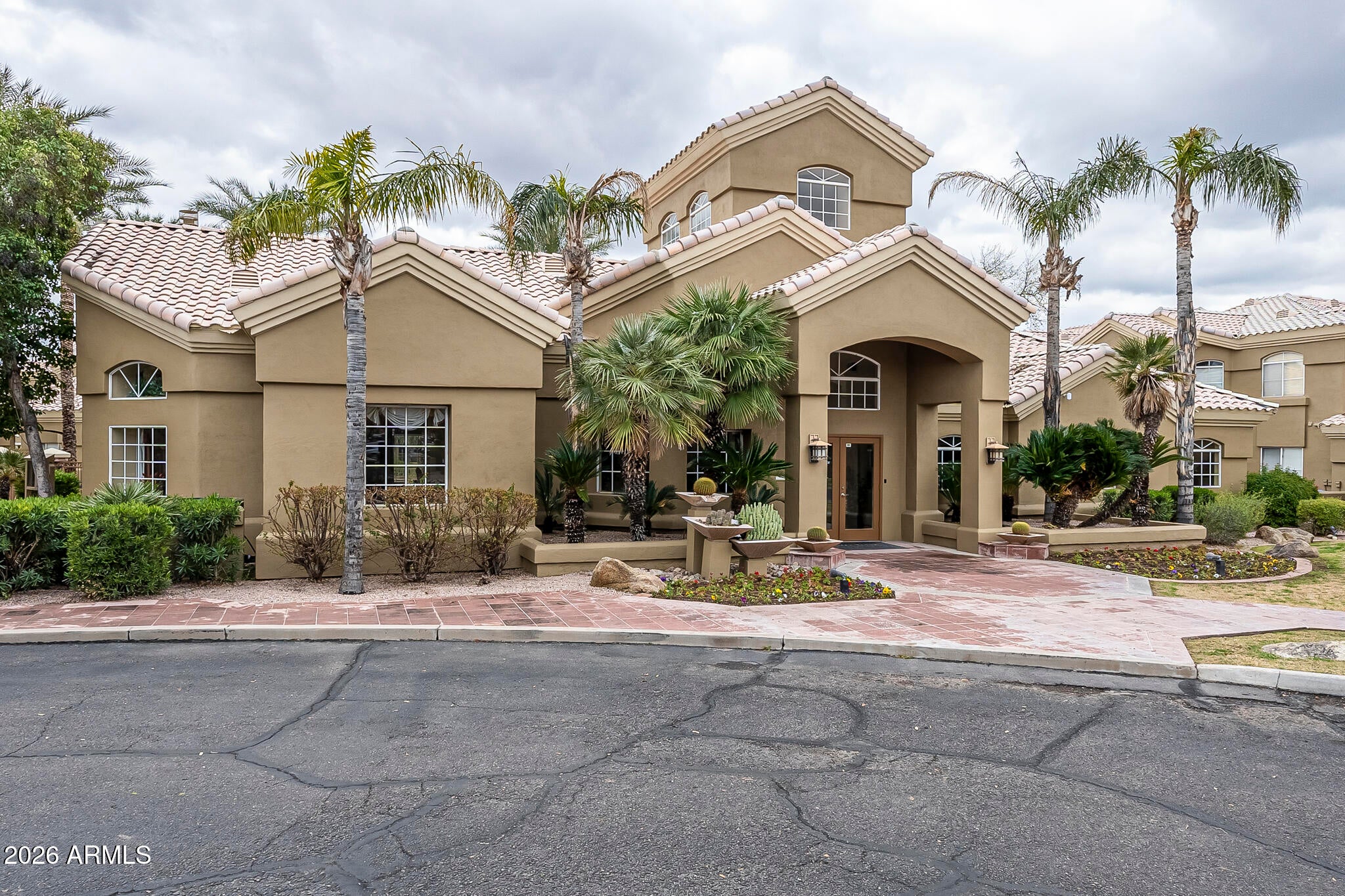 5335 E SHEA Boulevard 2073