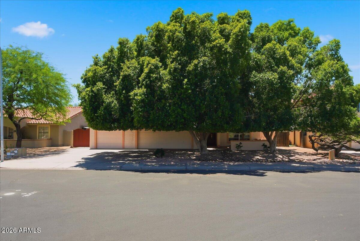 2157 E ALAMEDA Drive