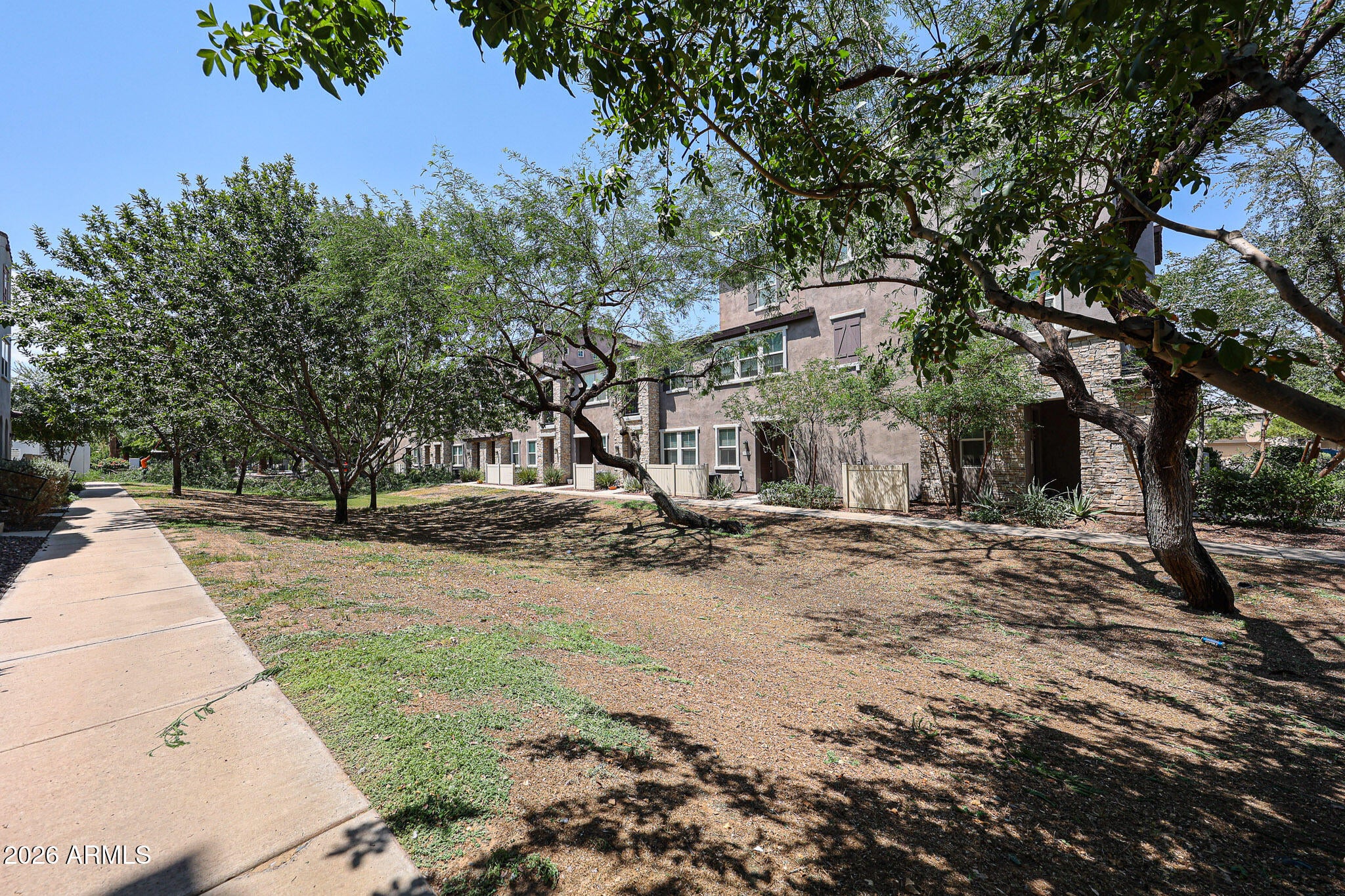2321 E HIDALGO Avenue