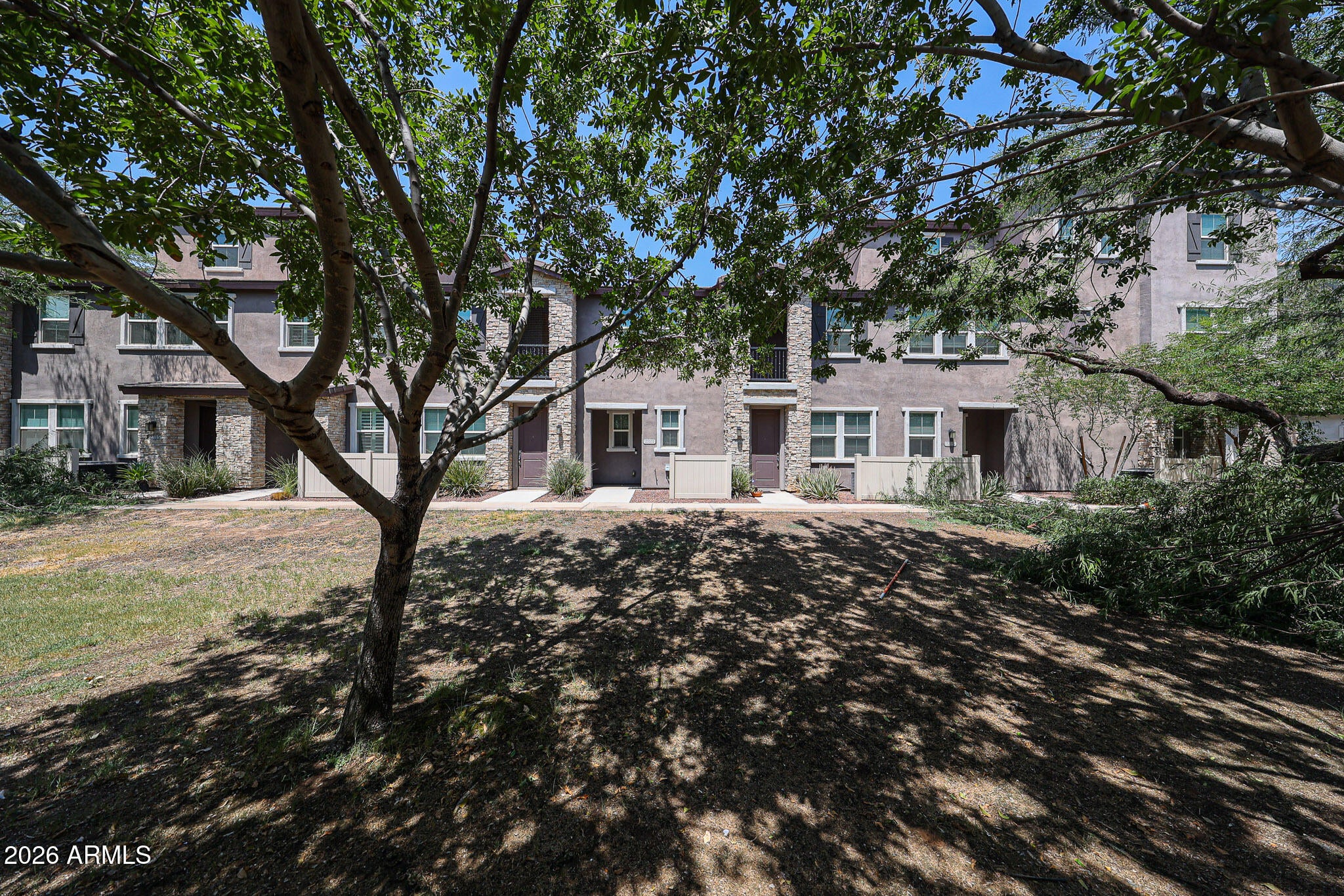2321 E HIDALGO Avenue
