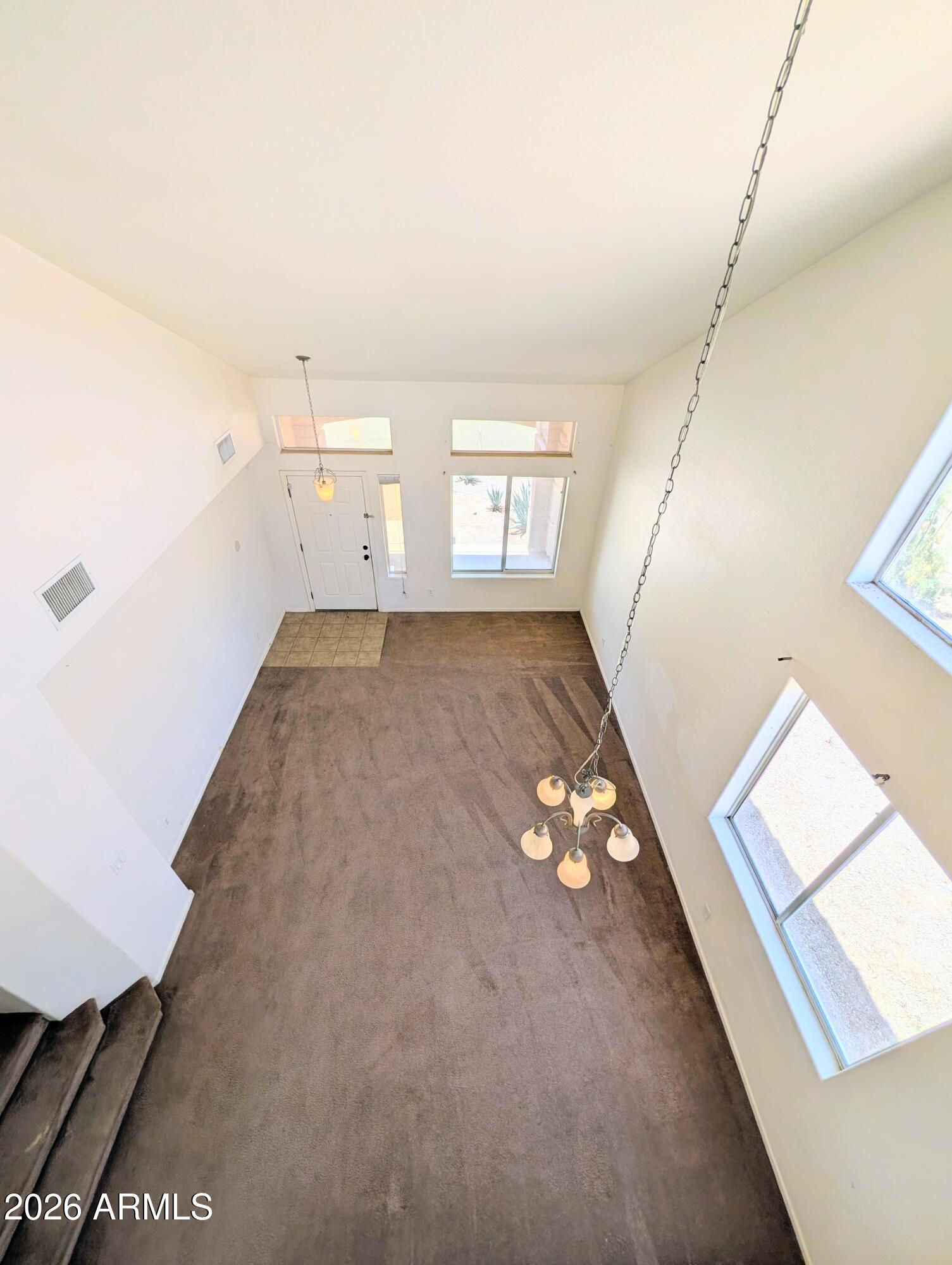 712 W BALDWIN Loop