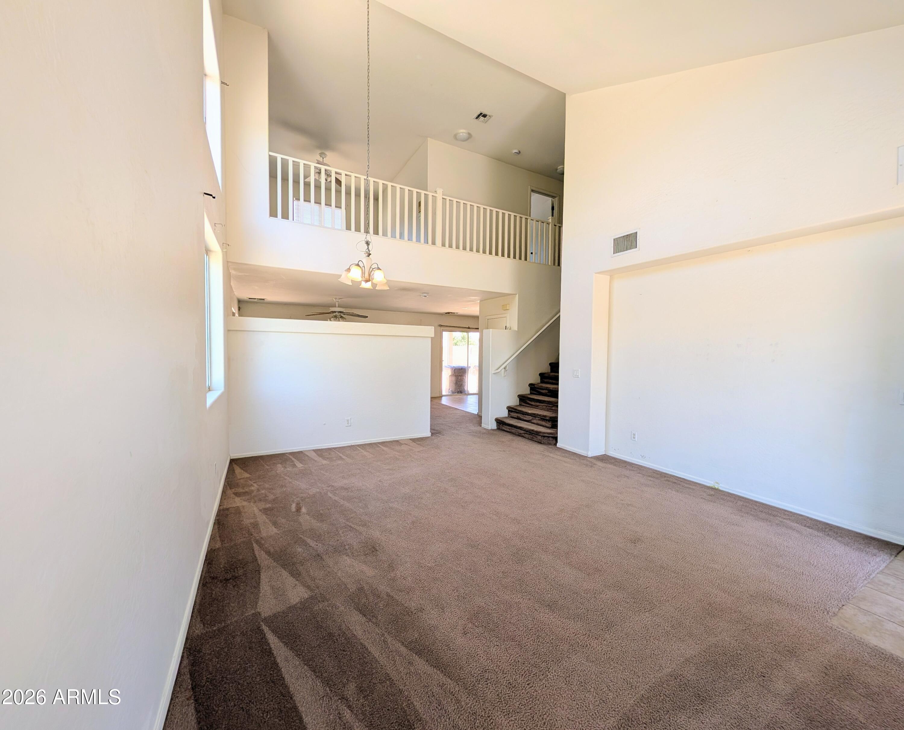 712 W BALDWIN Loop