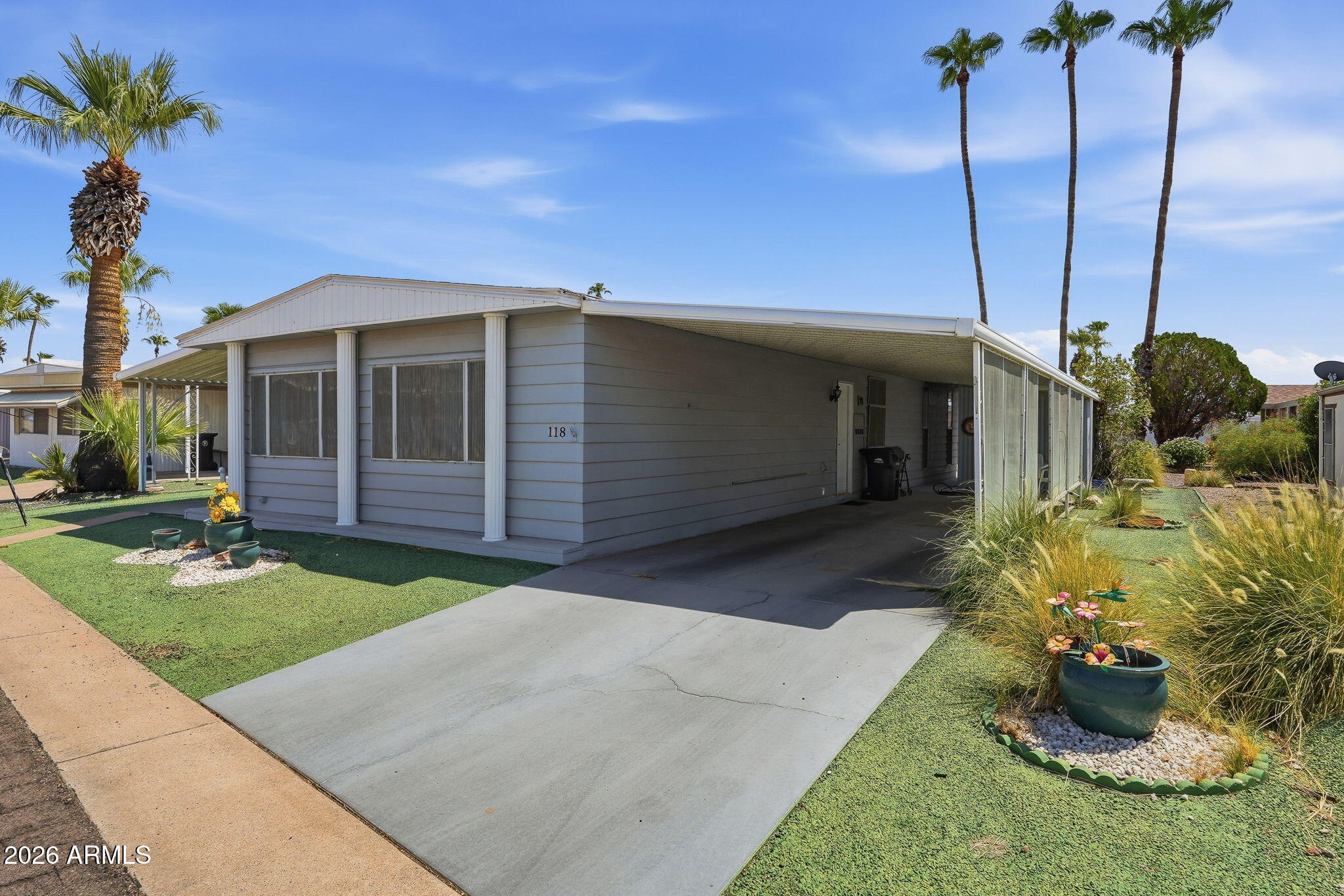 120 N VAL VISTA Drive 118