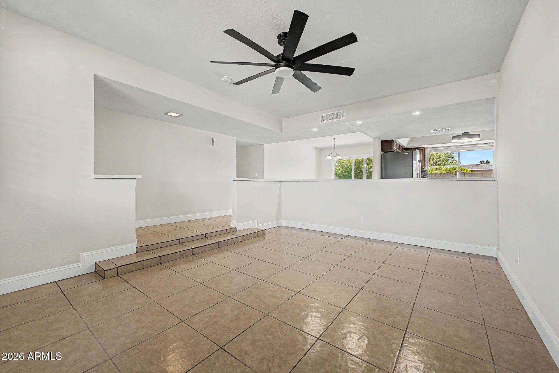 5109 E LAUREL Lane