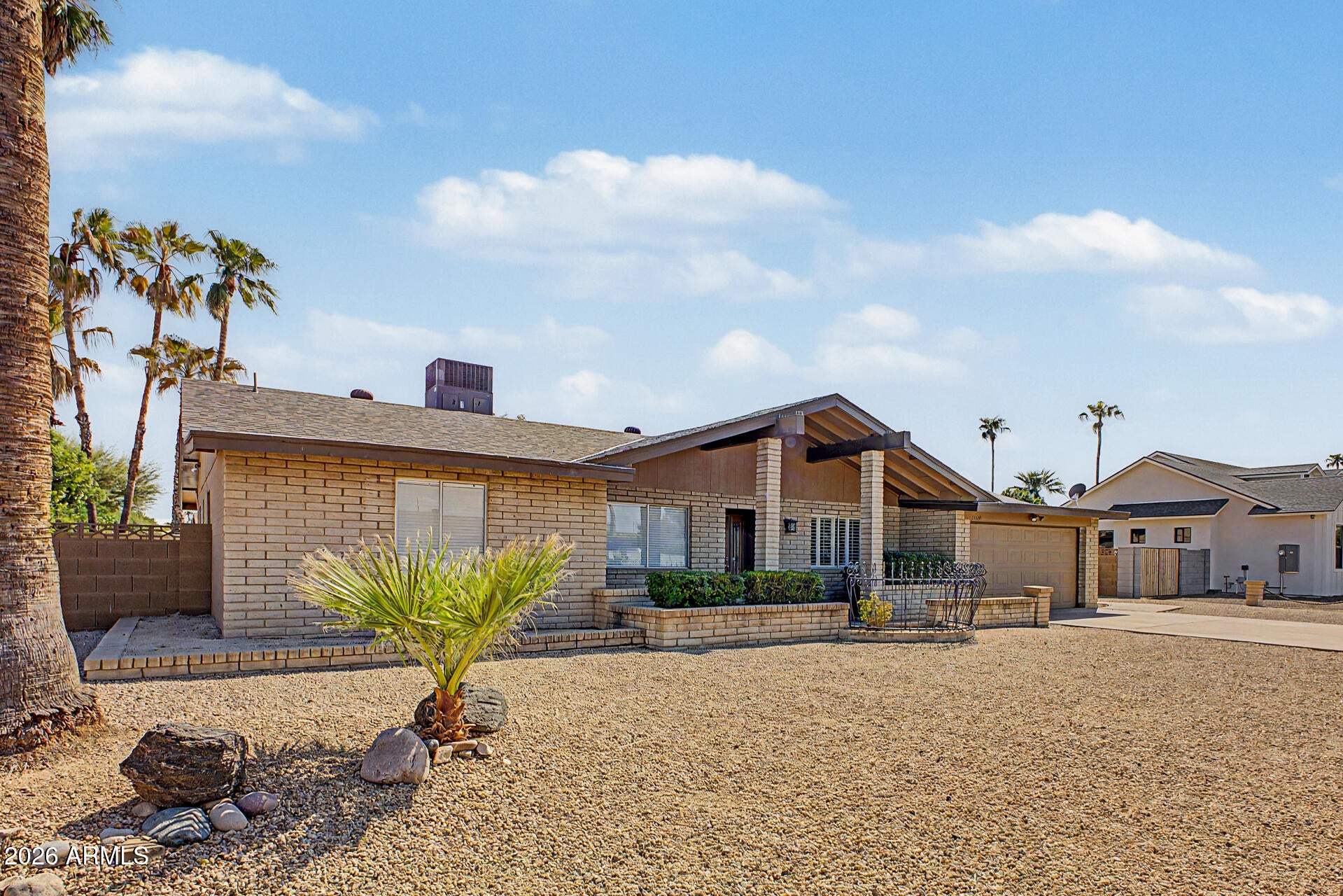 5109 E LAUREL Lane