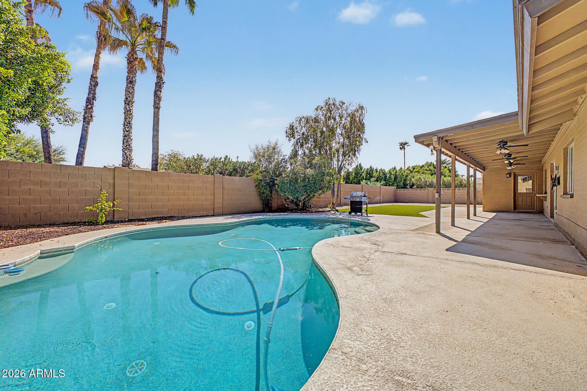 5109 E LAUREL Lane