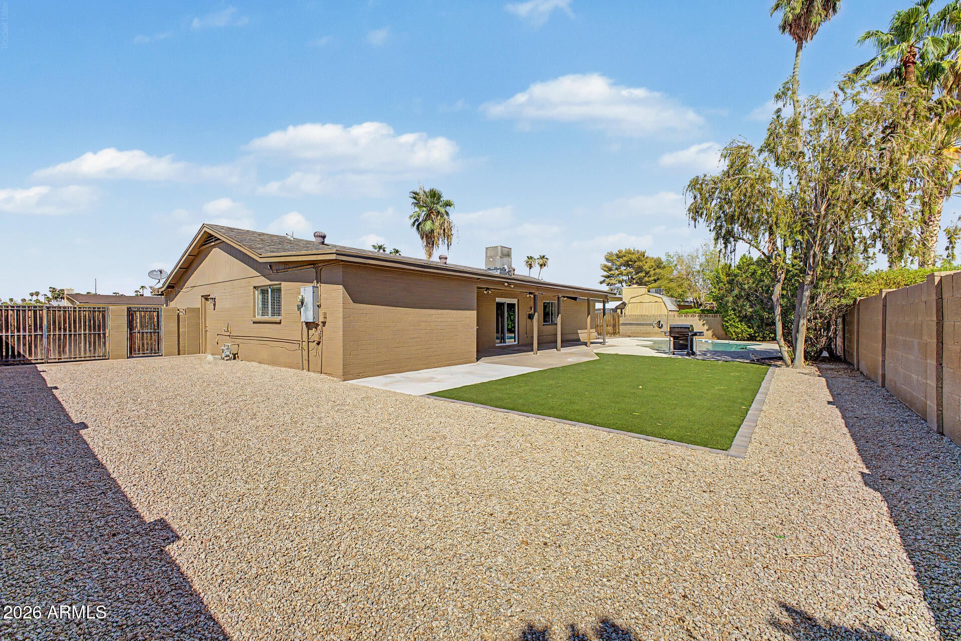 5109 E LAUREL Lane