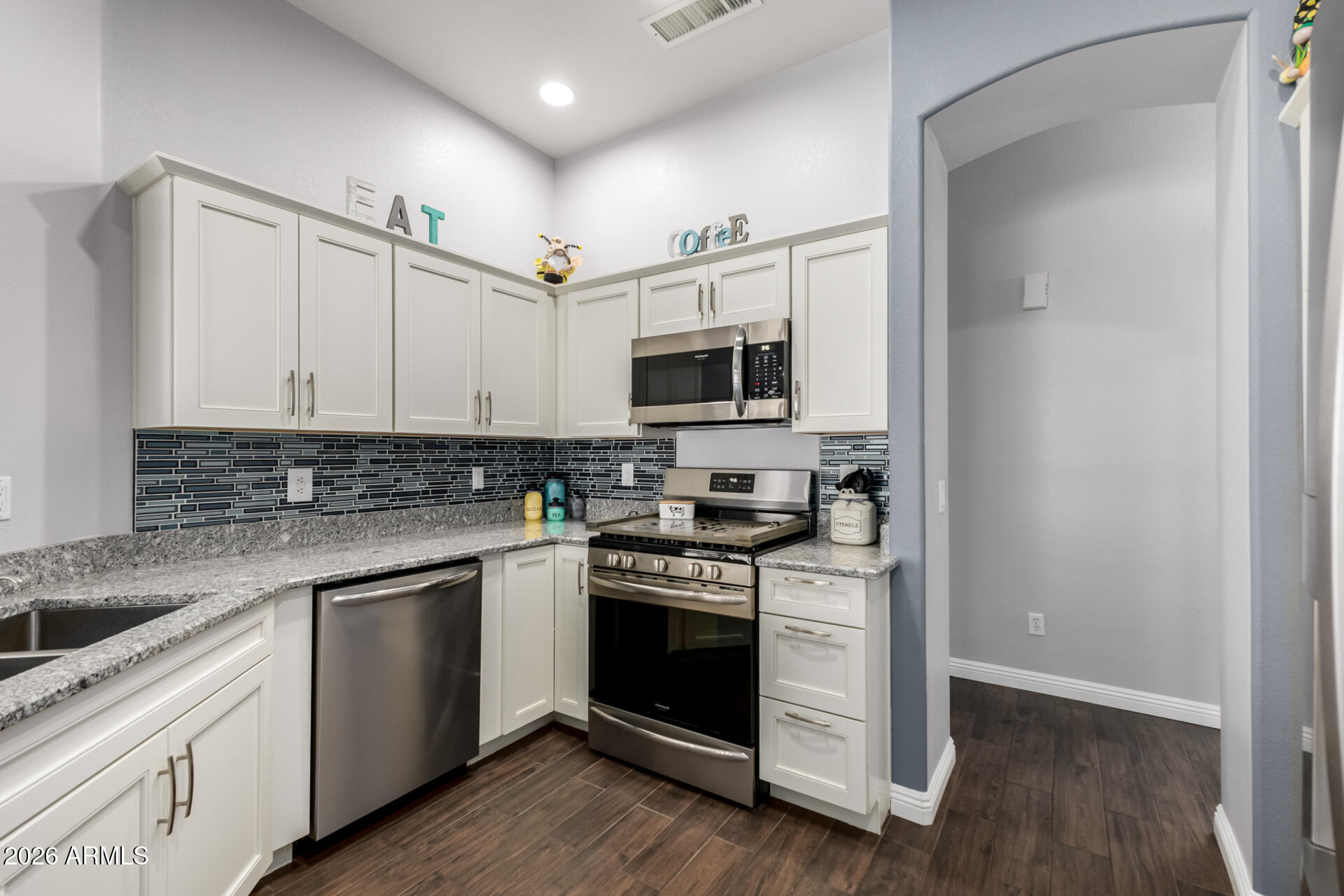 6670 W DEL RIO Street