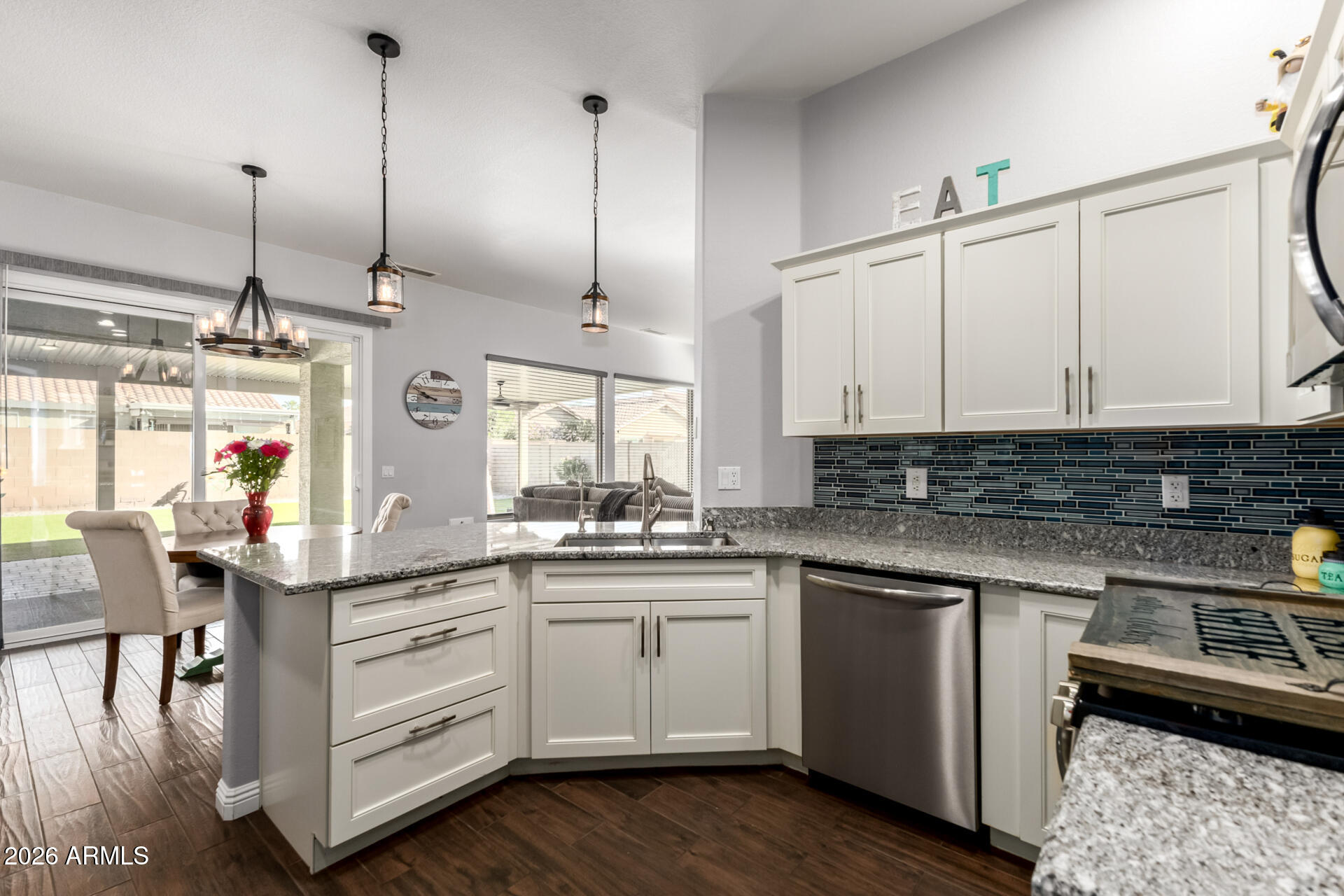 6670 W DEL RIO Street