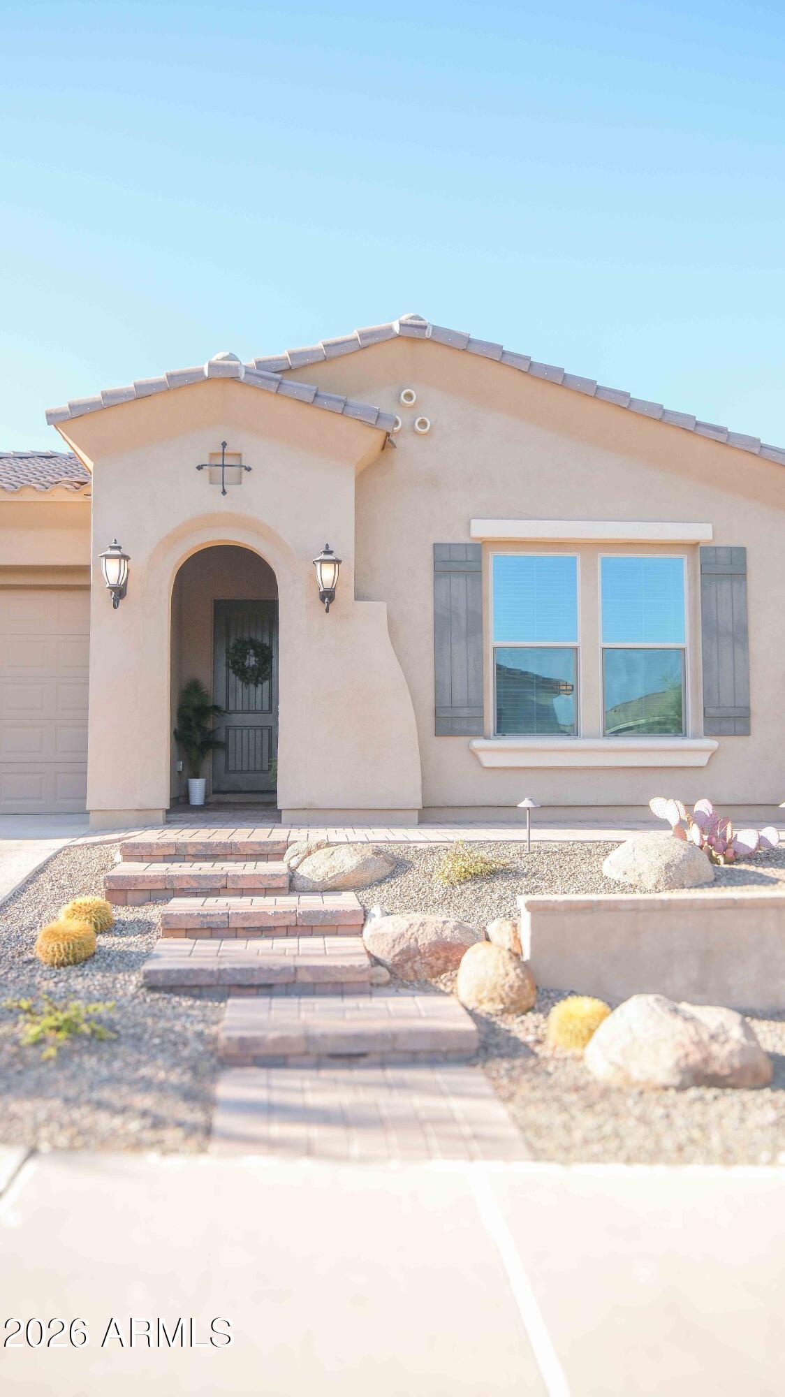 21238 W MINNEZONA Avenue