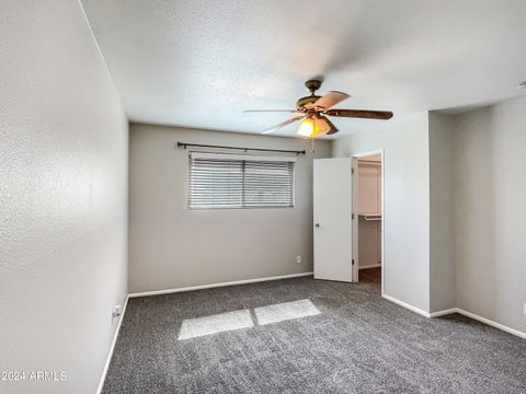 Single Family Residence in Phoenix AZ 3215 VOLTAIRE Avenue 9.jpg