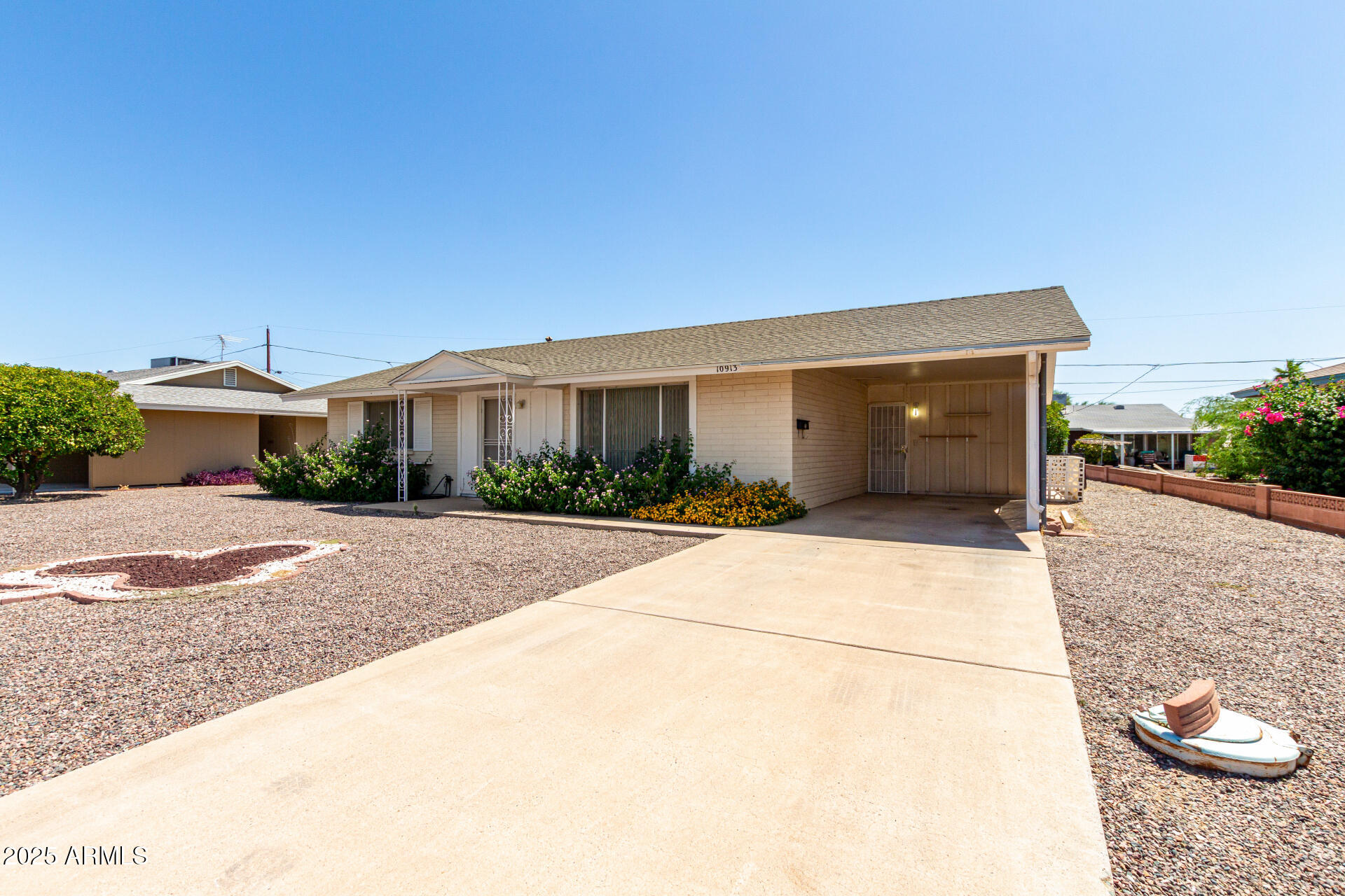 10913 W CANTERBURY Drive