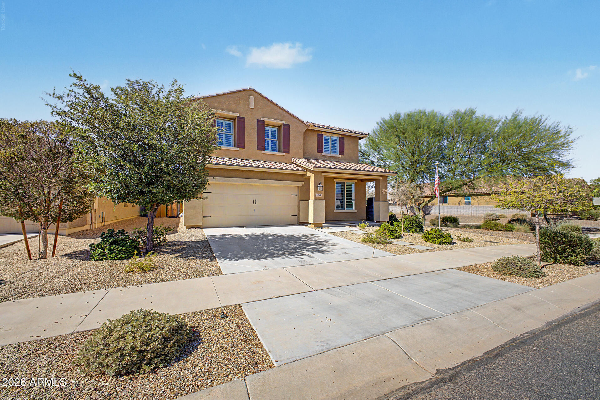 18040 W LOUISE Drive