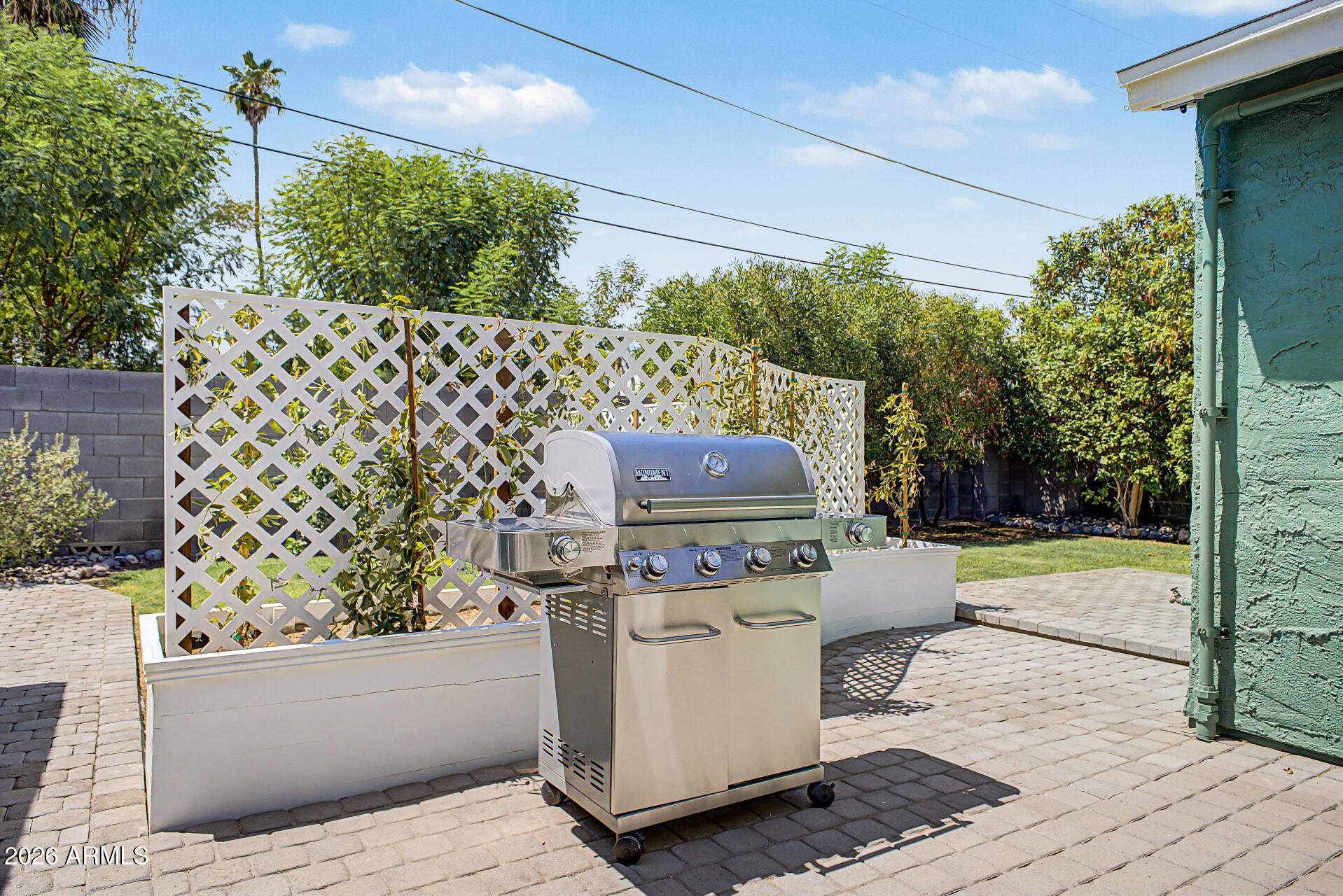 521 W MARIPOSA Street 2