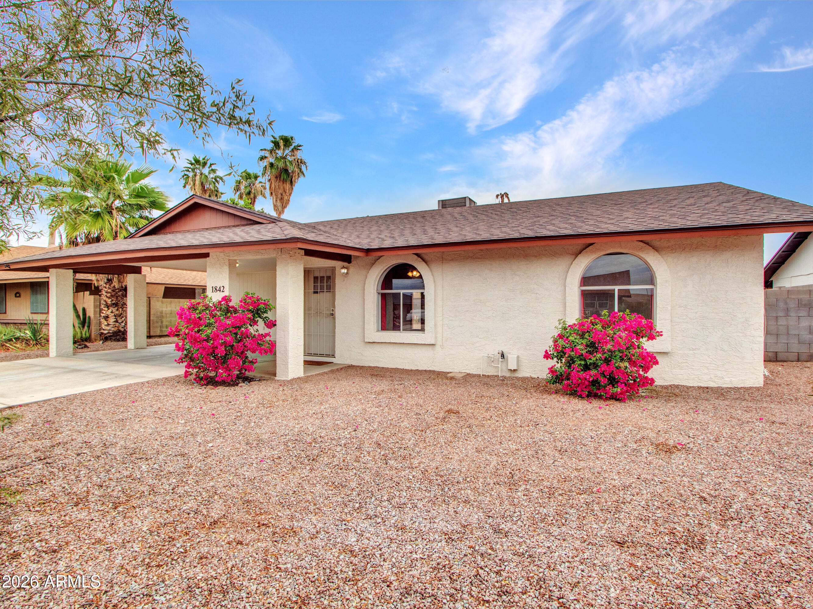 1842 E GROVE Circle
