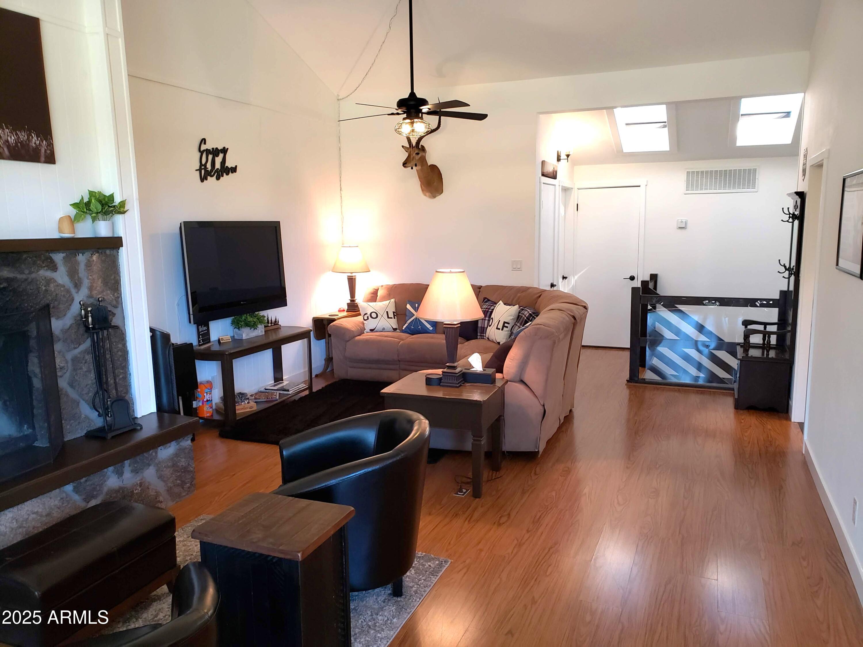 CONTINENTAL TOWNHOUSE 1 - Residential