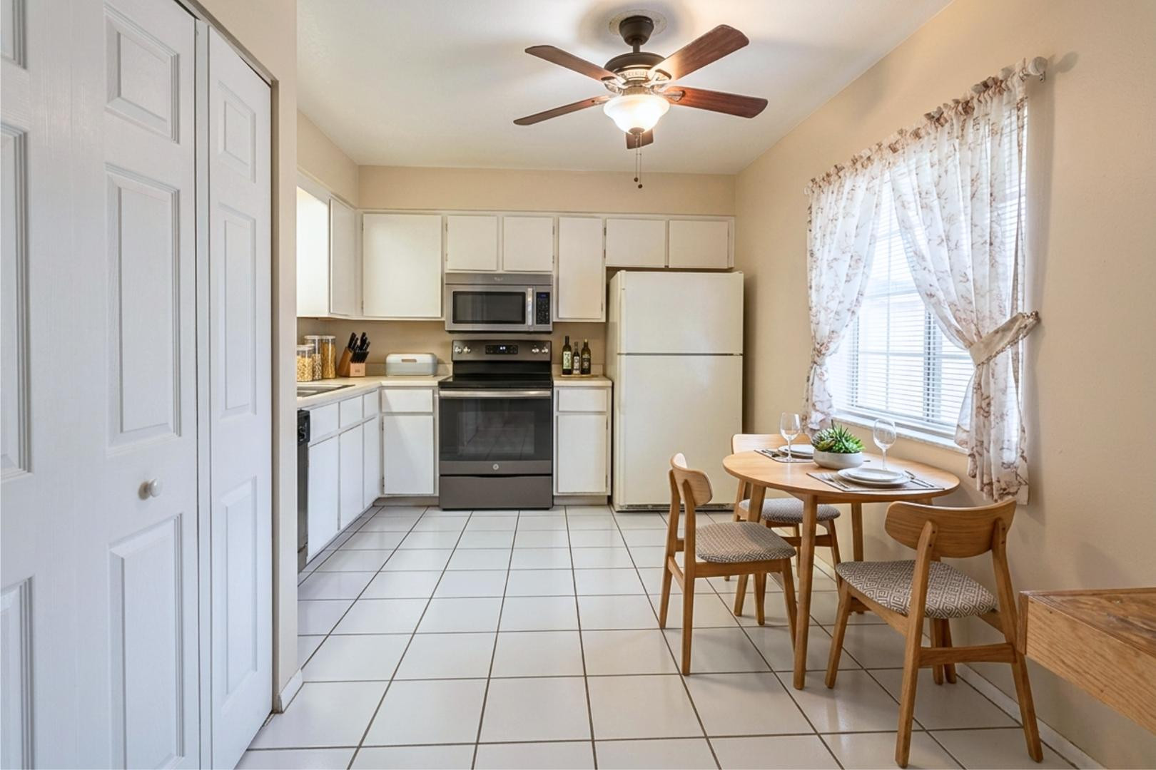 452 E 9th Avenue Apt 3