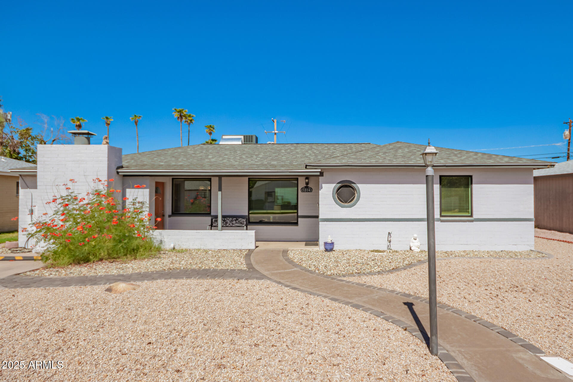 1314 W MARIPOSA Street