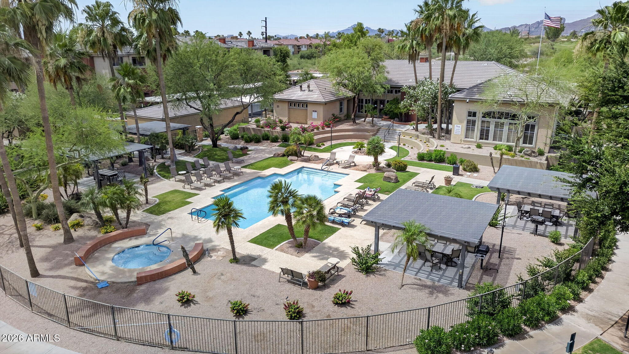 RED ROX CONDOMINIUM - Residential