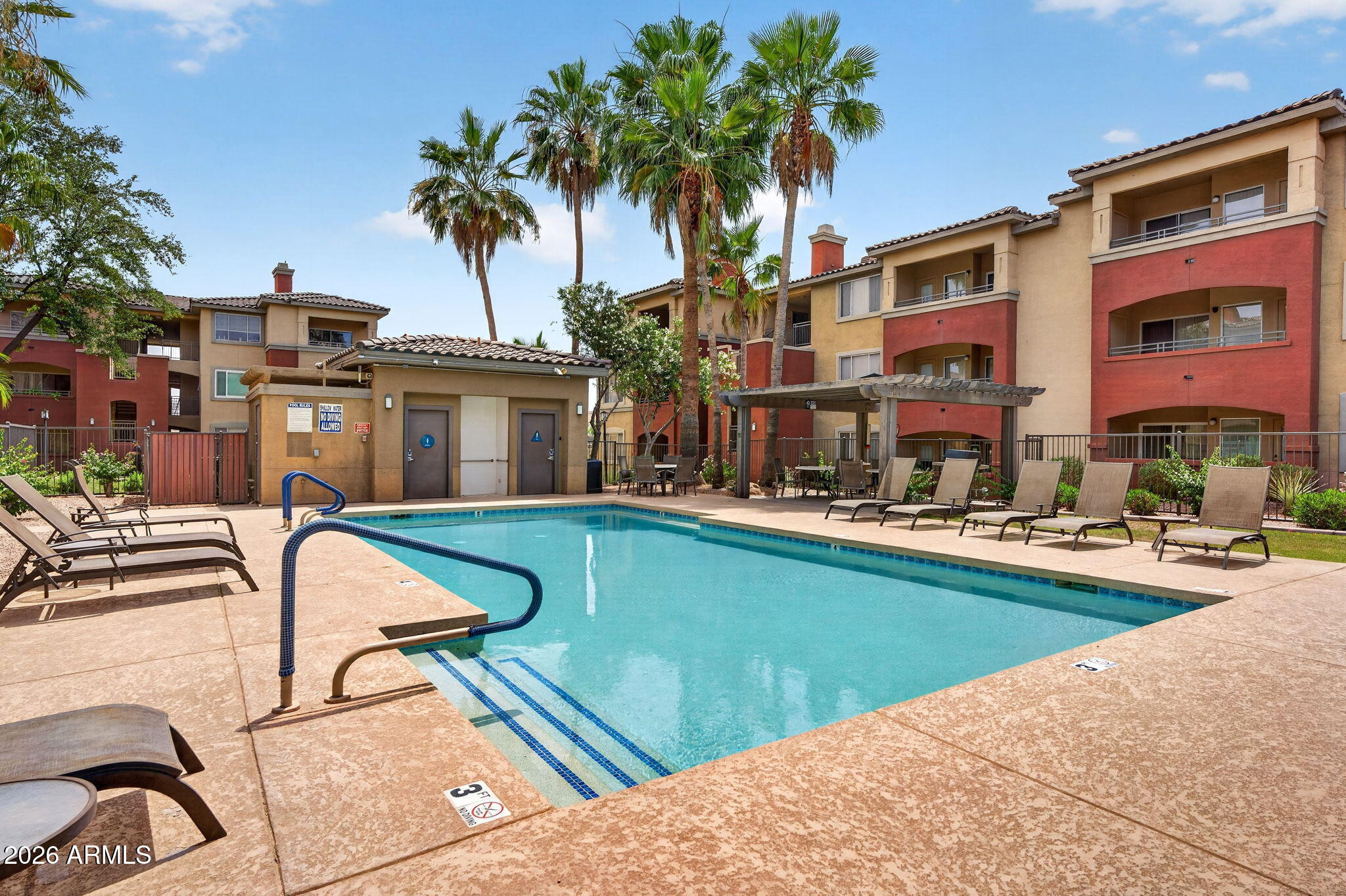 RED ROX CONDOMINIUM - Residential