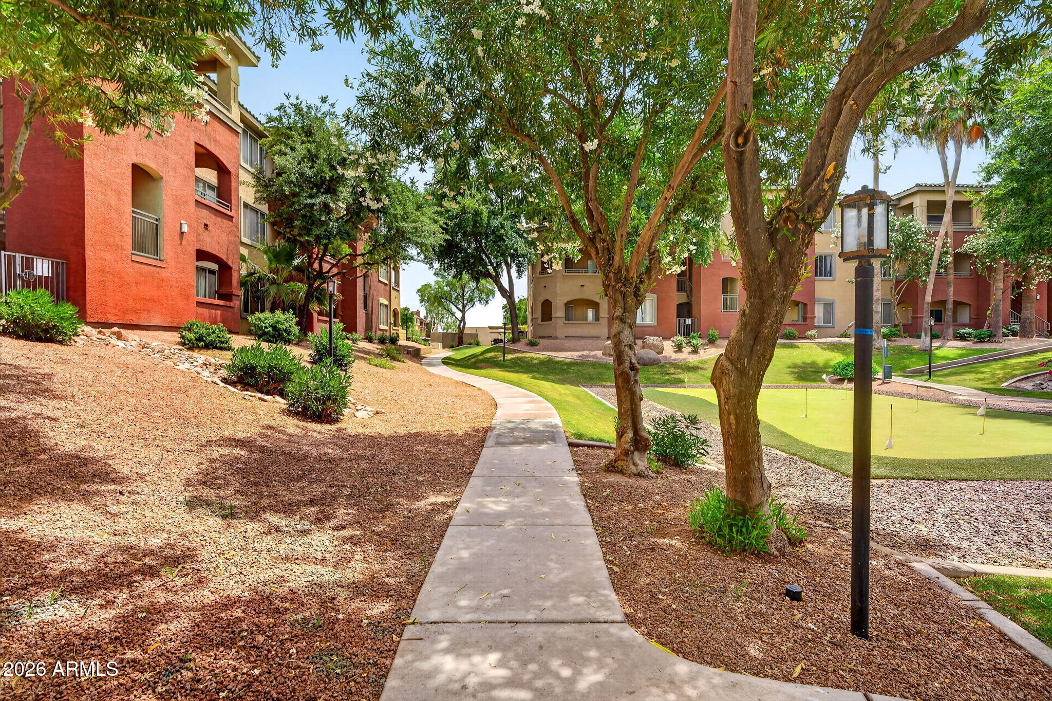 RED ROX CONDOMINIUM - Residential
