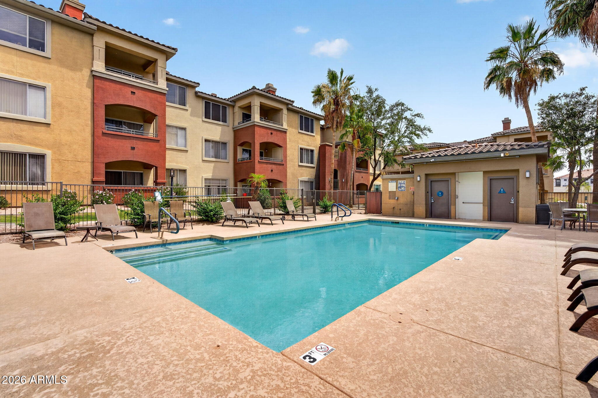 RED ROX CONDOMINIUM - Residential