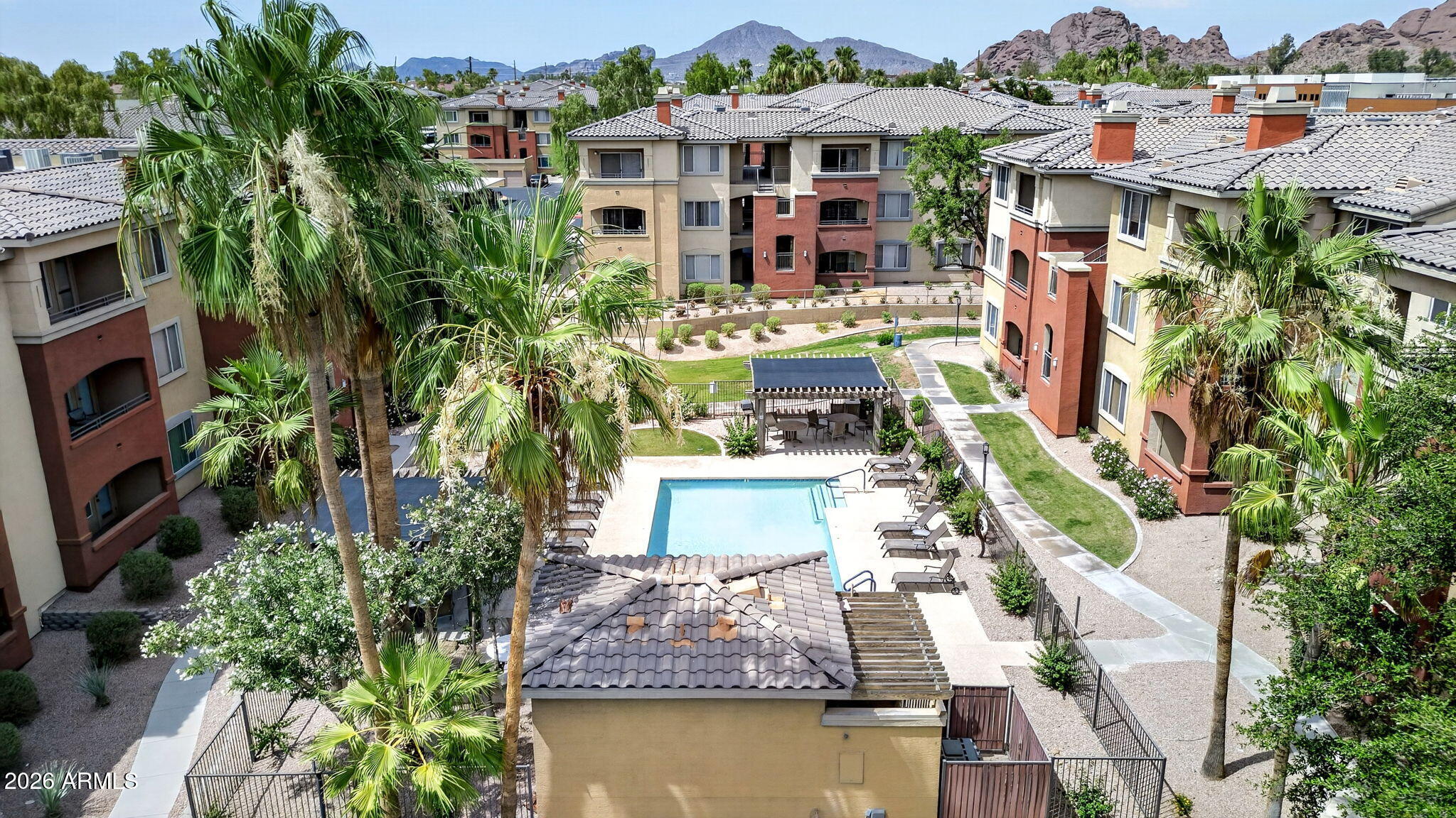 RED ROX CONDOMINIUM - Residential