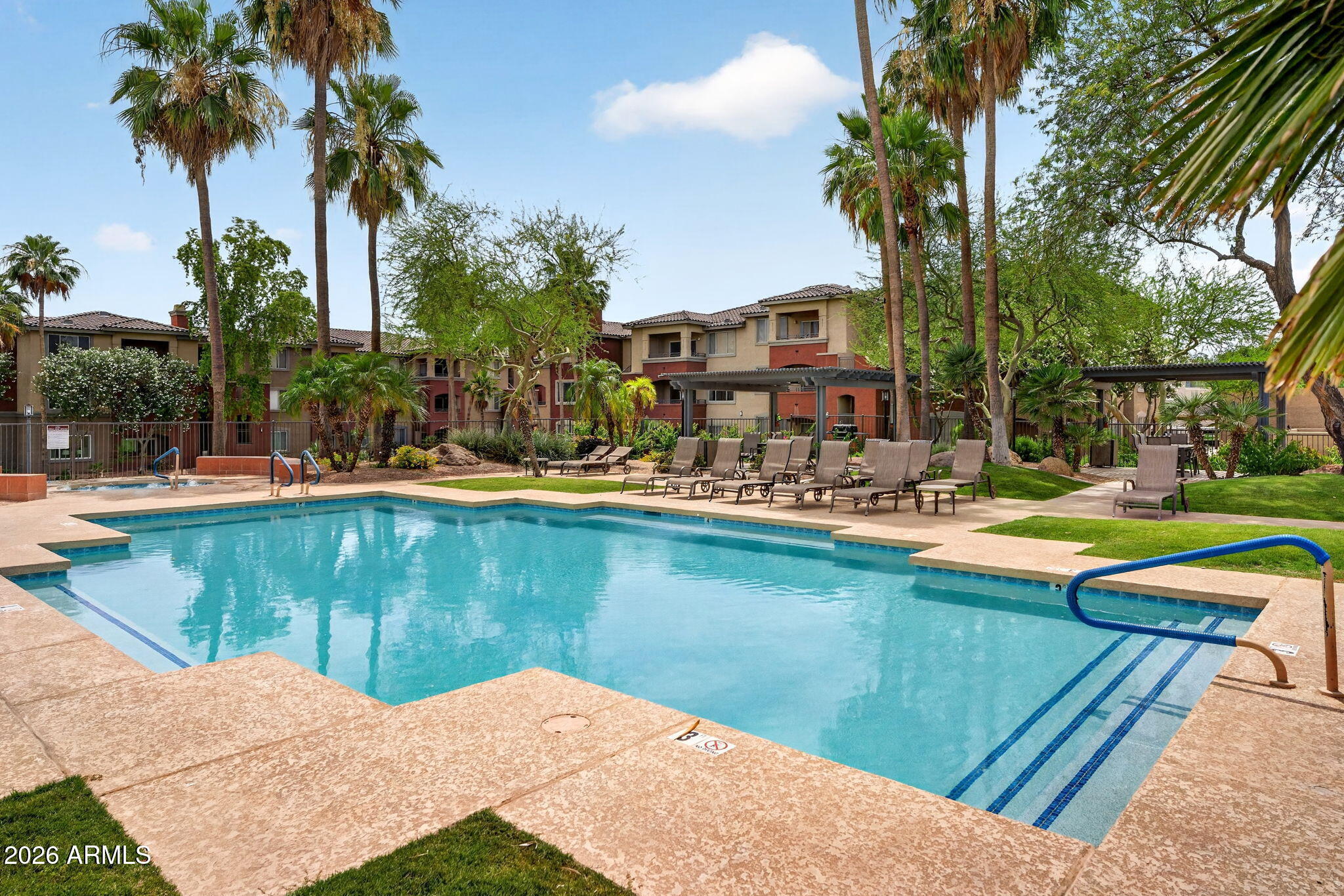RED ROX CONDOMINIUM - Residential