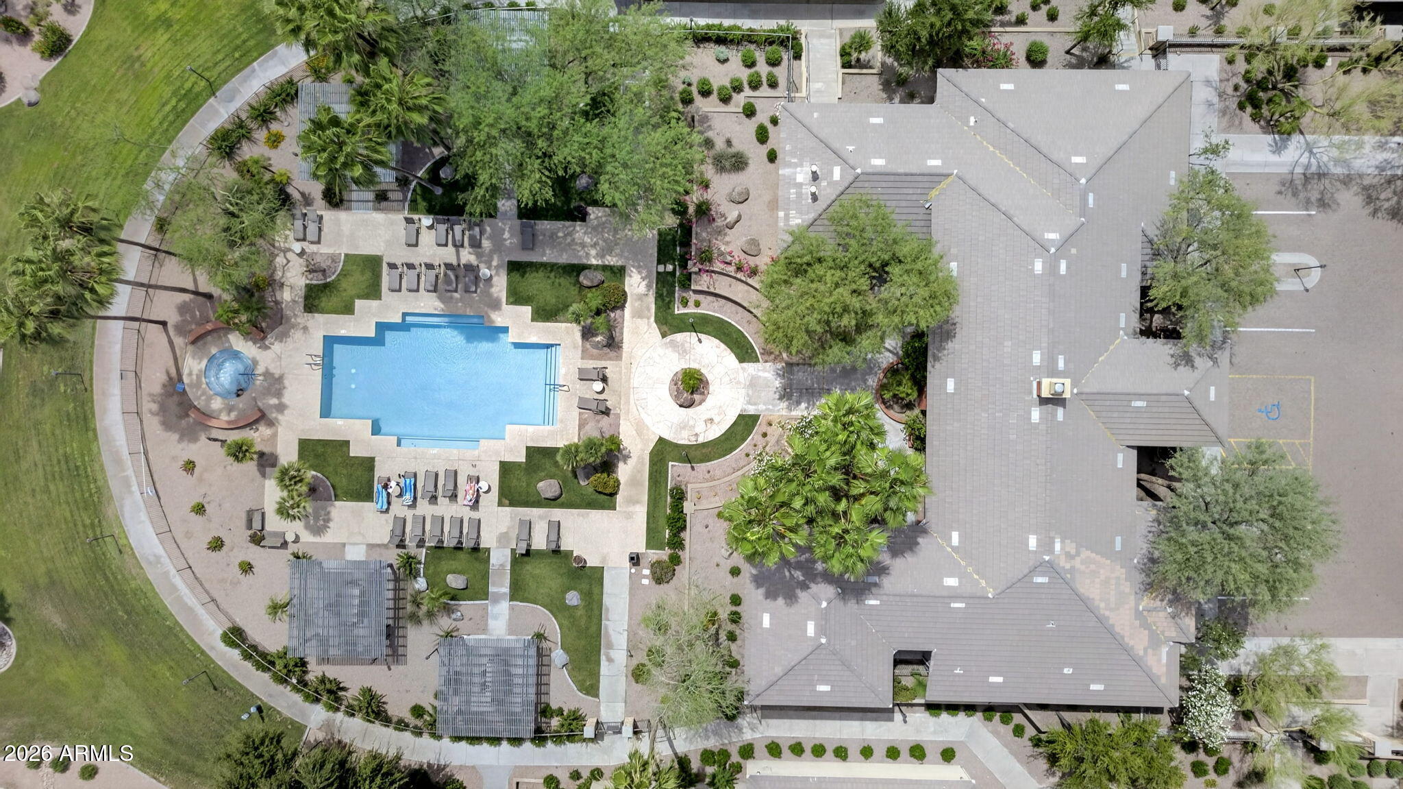 RED ROX CONDOMINIUM - Residential