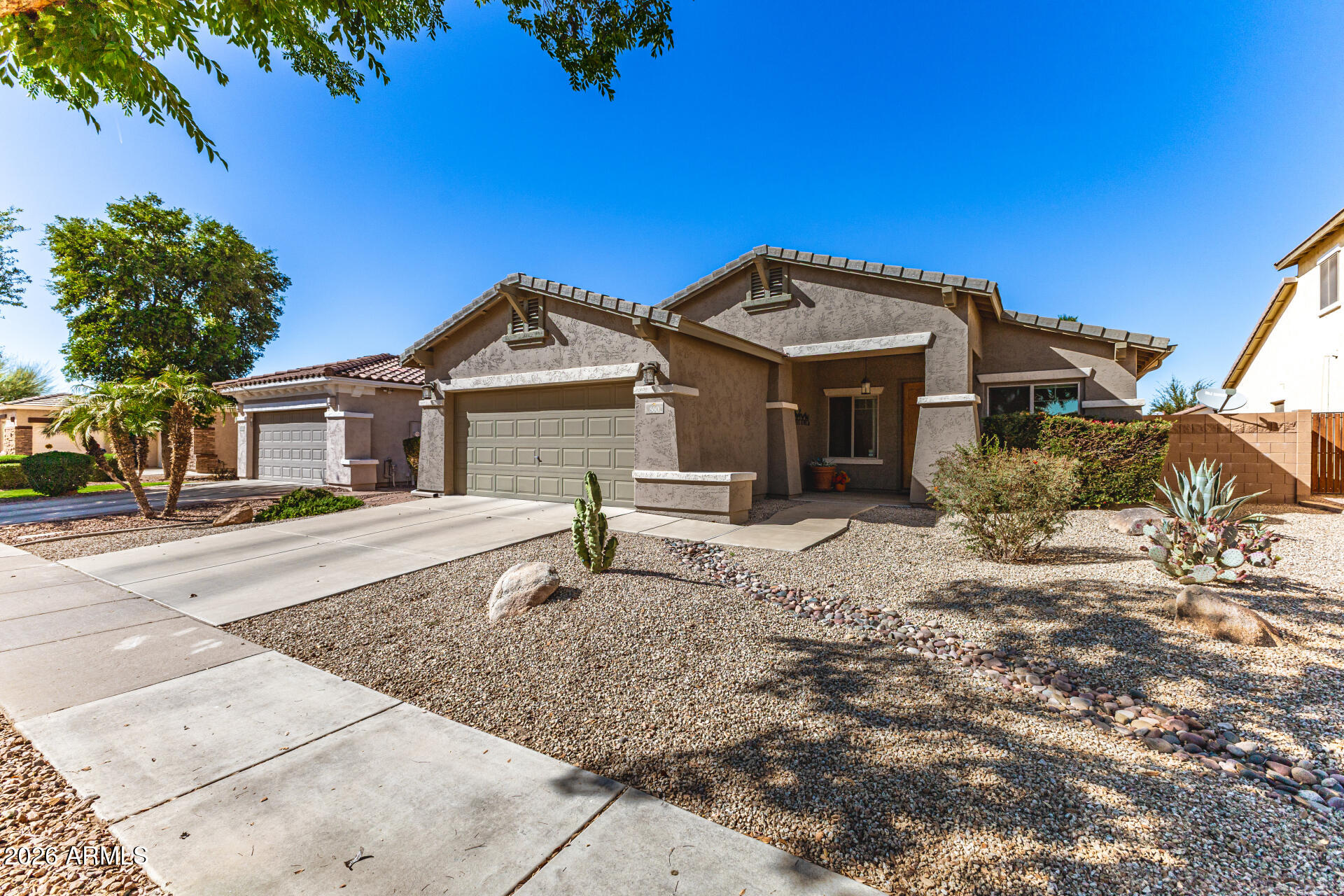 Properties 3 860 E LA COSTA Place