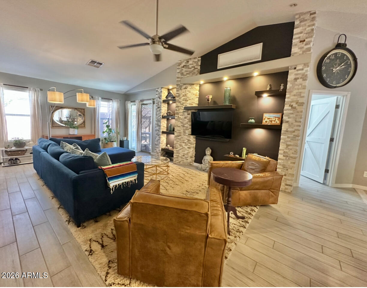 11821 W DOS RIOS Drive